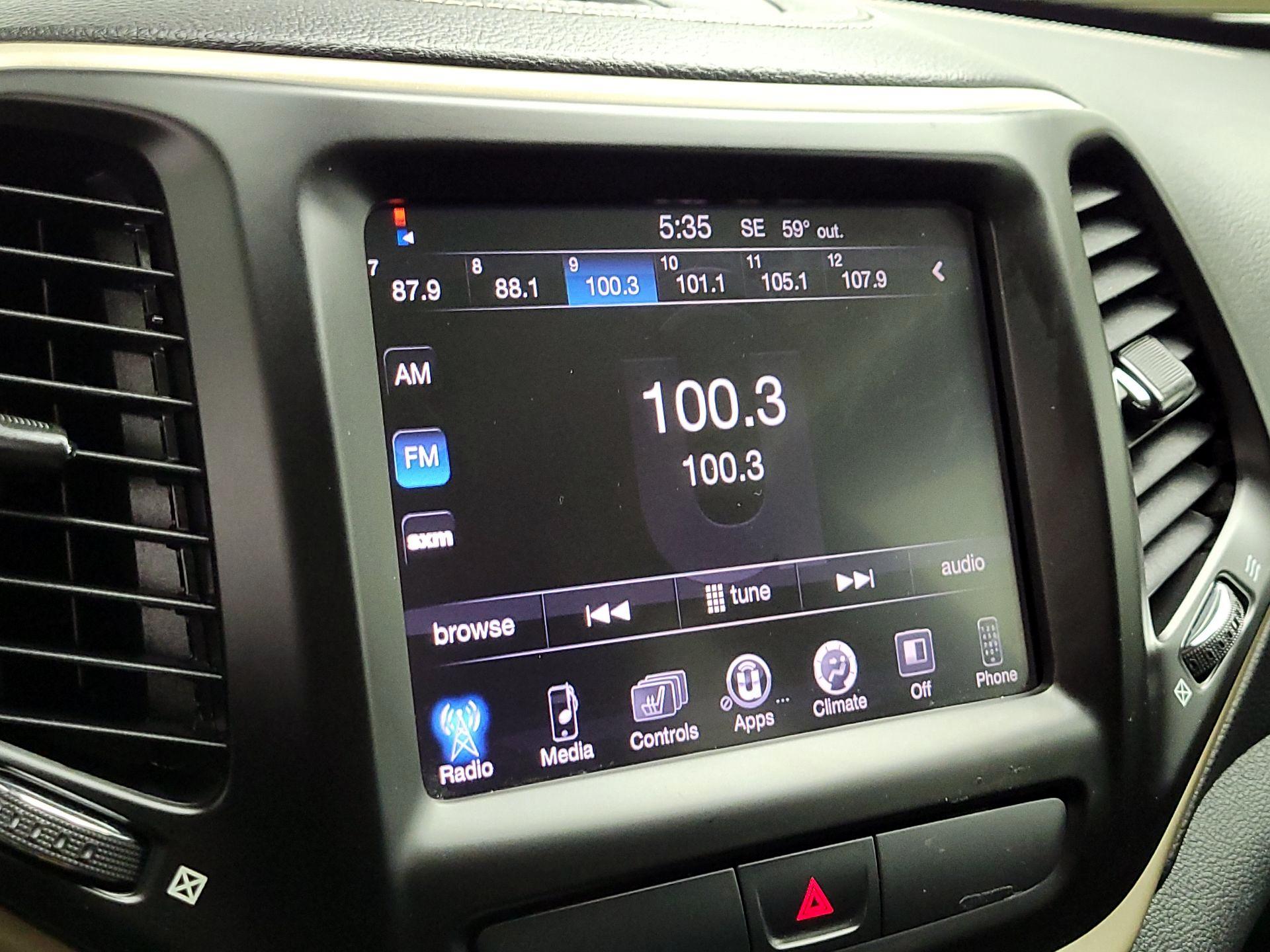 Thumbnail: 2015 Jeep Cherokee - 15