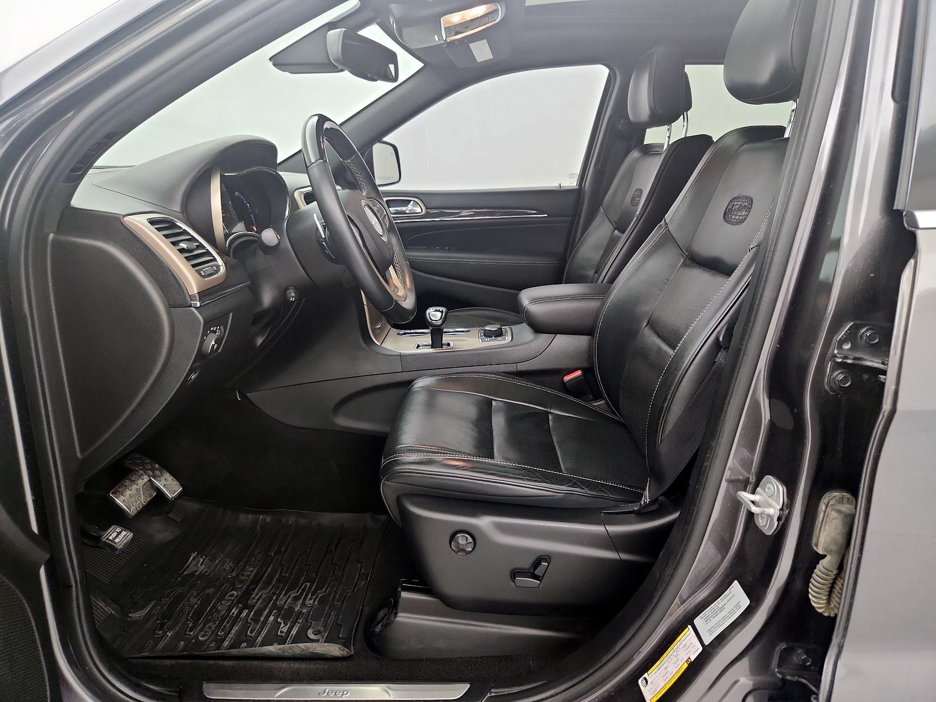 Thumbnail: 2015 Jeep Grand Cherokee - 11