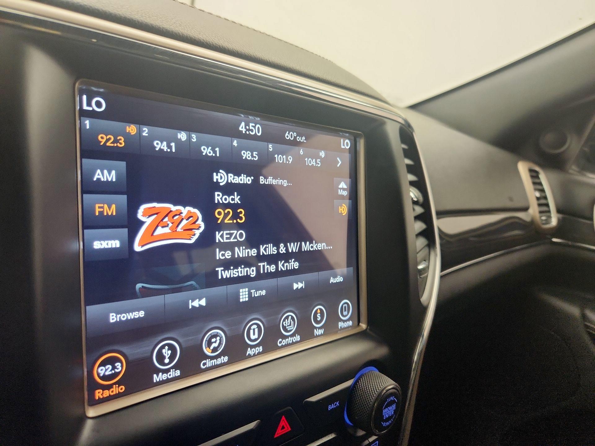 Thumbnail: 2015 Jeep Grand Cherokee - 16