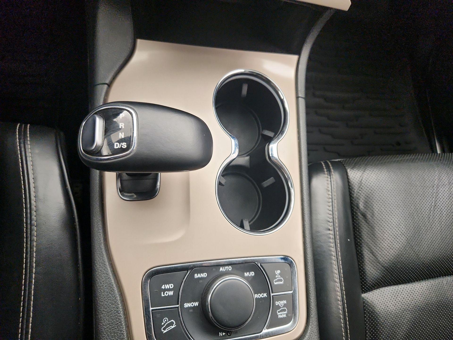 Thumbnail: 2015 Jeep Grand Cherokee - 18