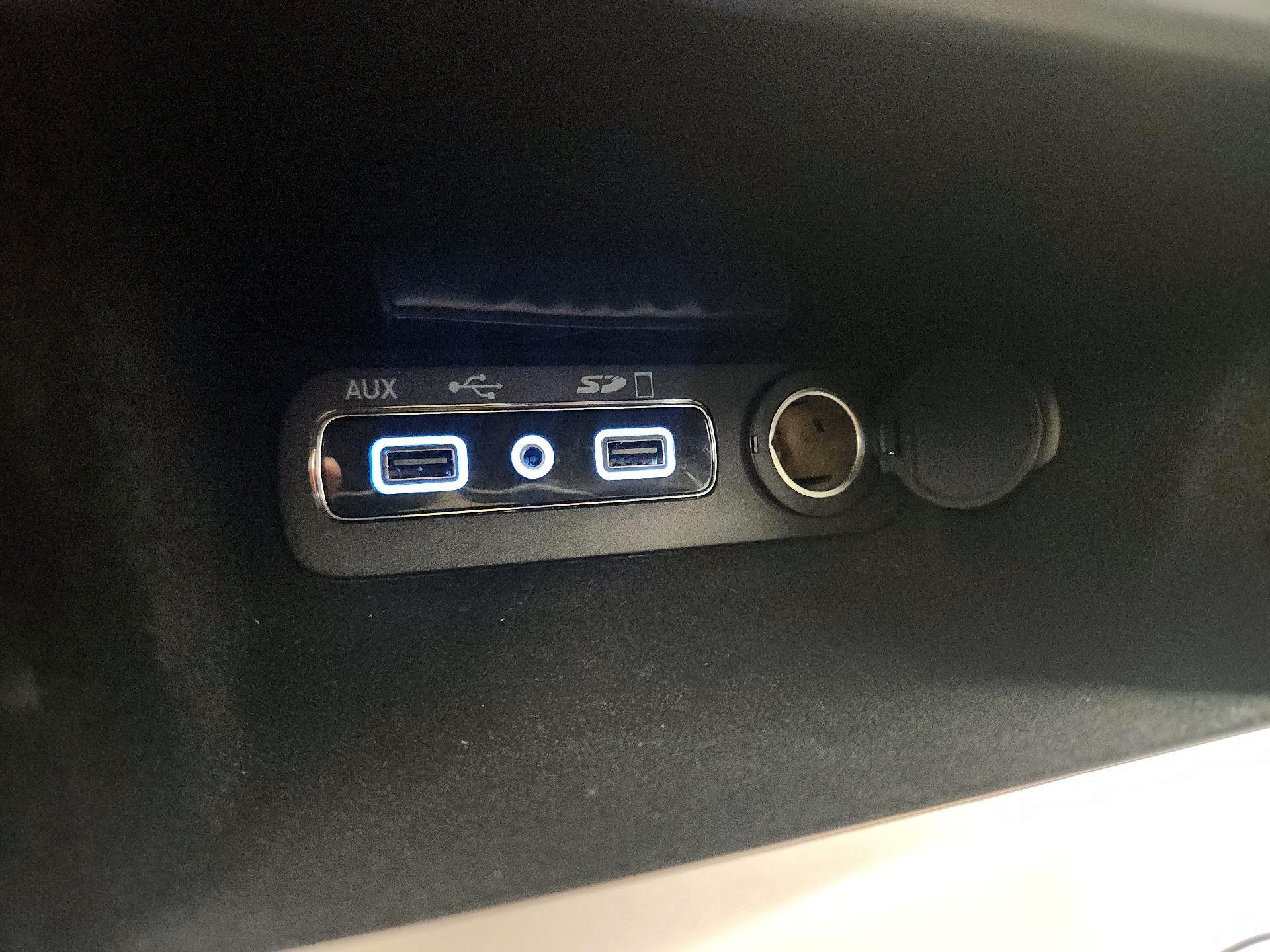 Thumbnail: 2015 Jeep Grand Cherokee - 19