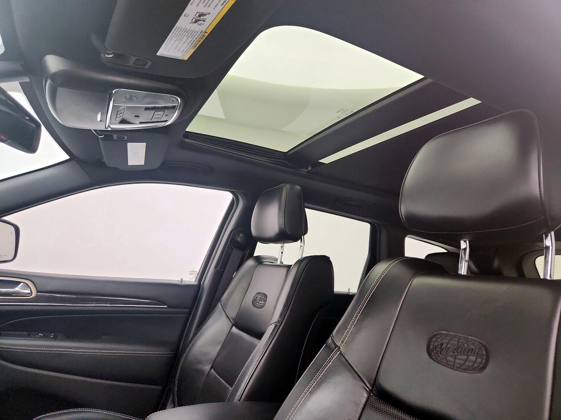 Thumbnail: 2015 Jeep Grand Cherokee - 20