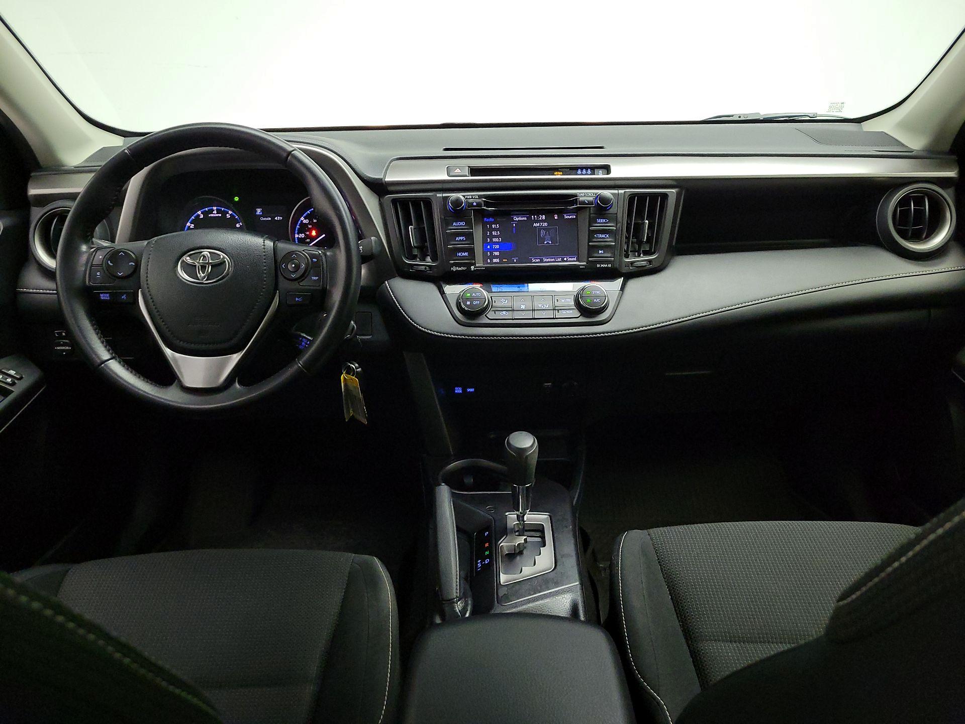 Thumbnail: 2017 Toyota RAV4 - 9