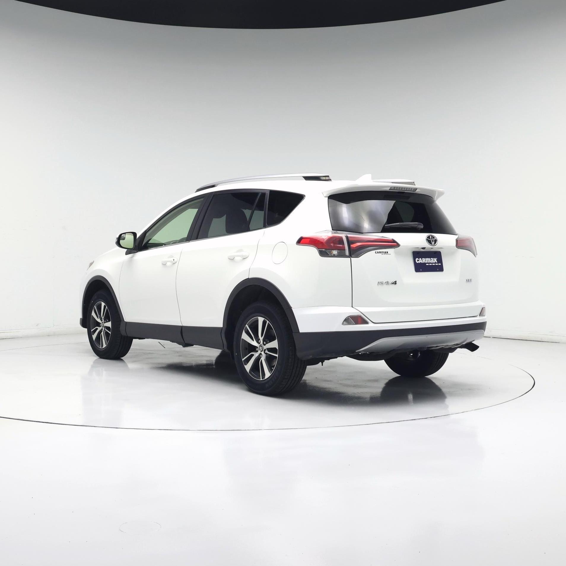 Thumbnail: 2017 Toyota RAV4 - 2