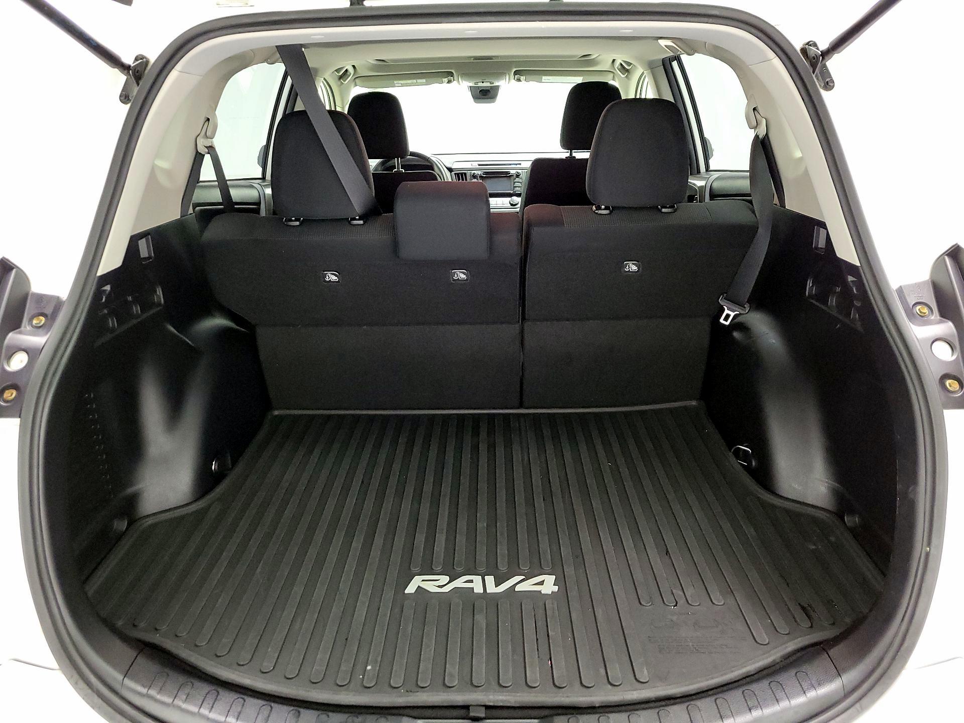 Thumbnail: 2017 Toyota RAV4 - 20