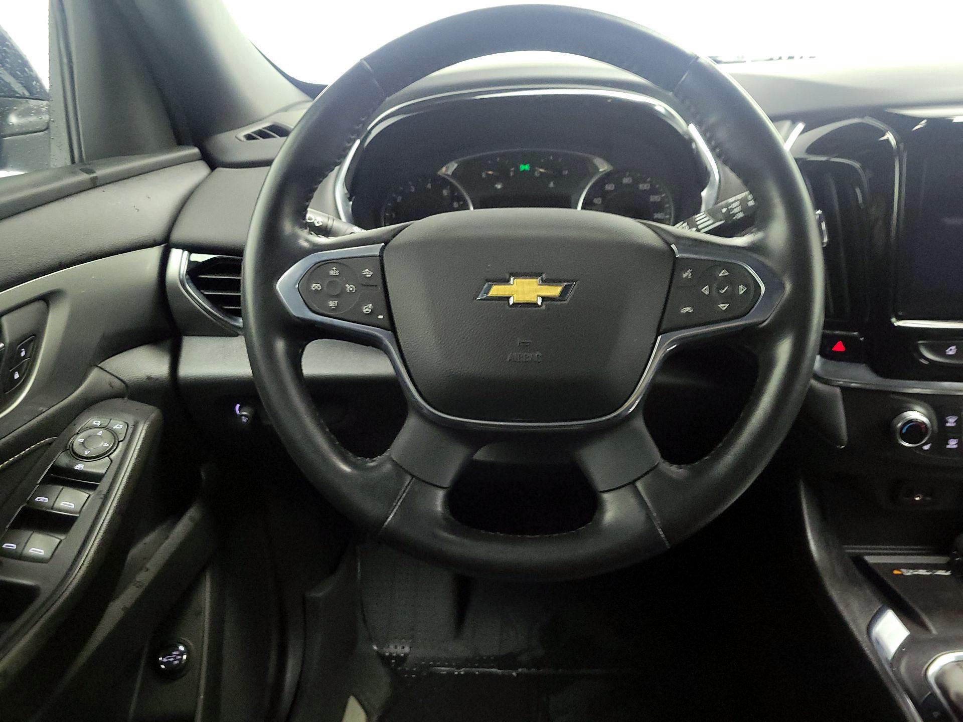 Thumbnail: 2022 Chevrolet Traverse - 10