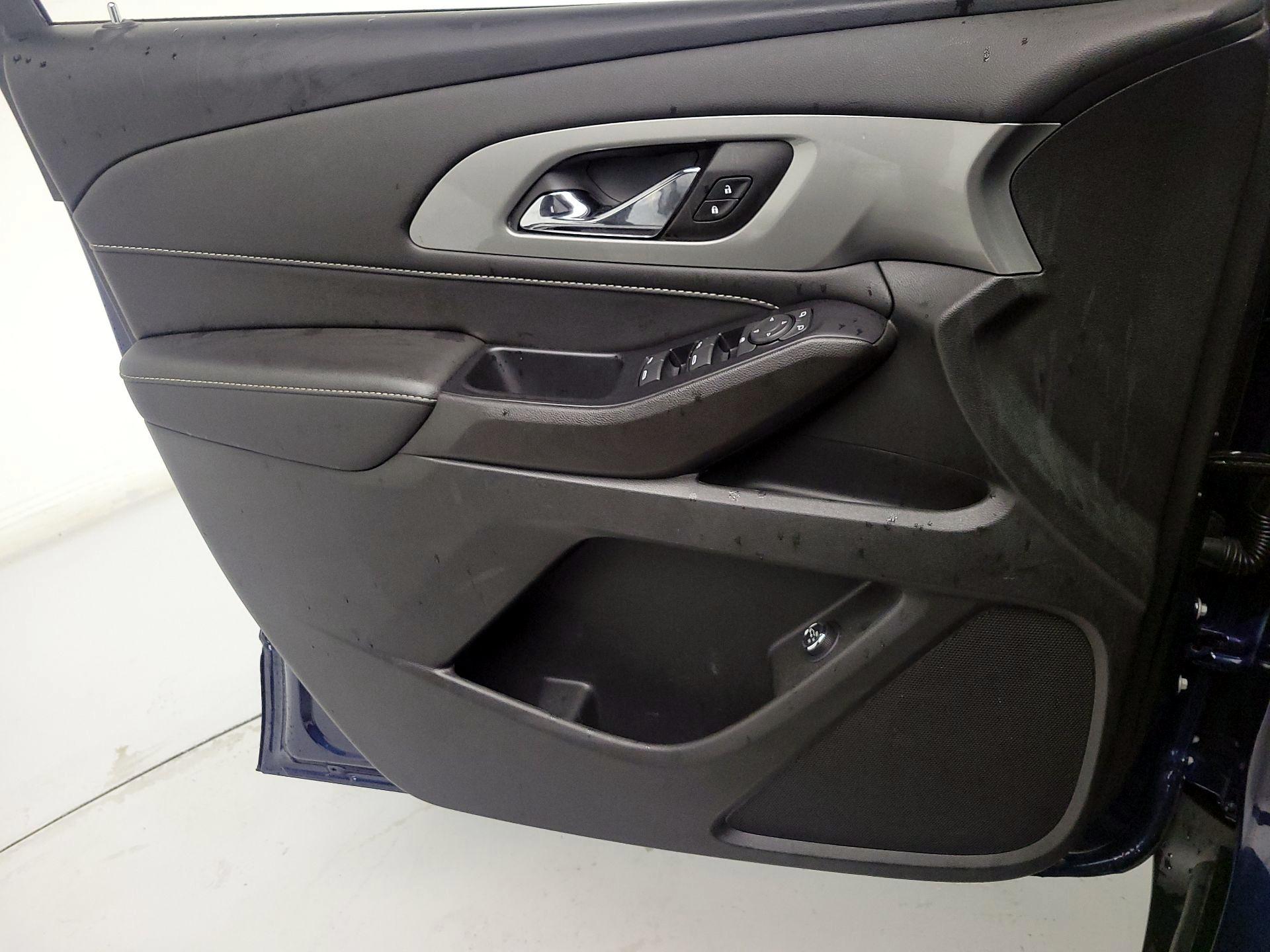 Thumbnail: 2022 Chevrolet Traverse - 12