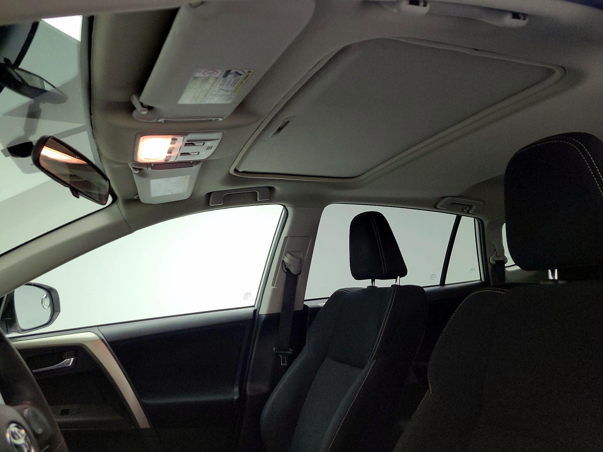 Thumbnail: 2015 Toyota RAV4 - 19