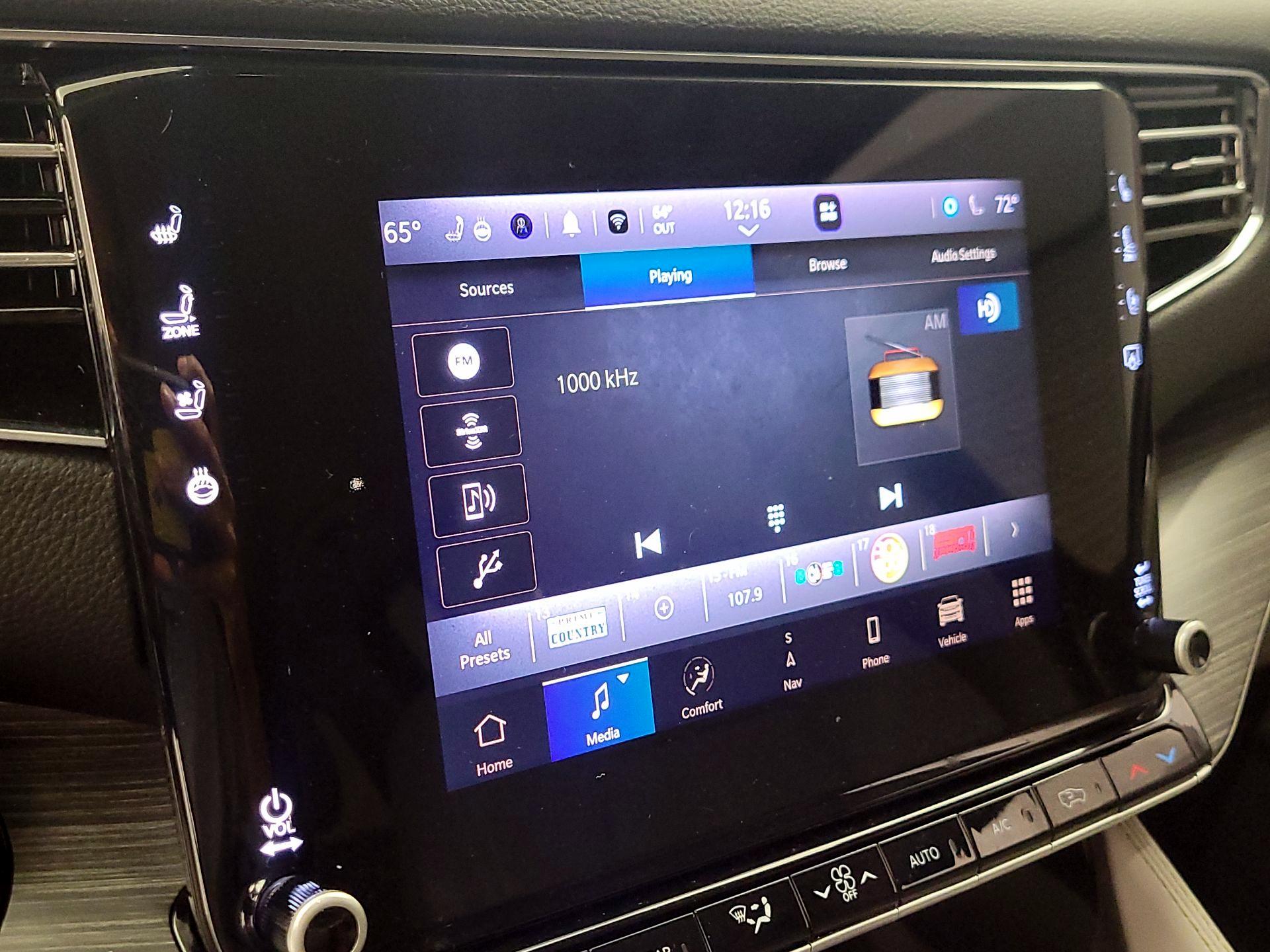 Thumbnail: 2023 Jeep Wagoneer - 16