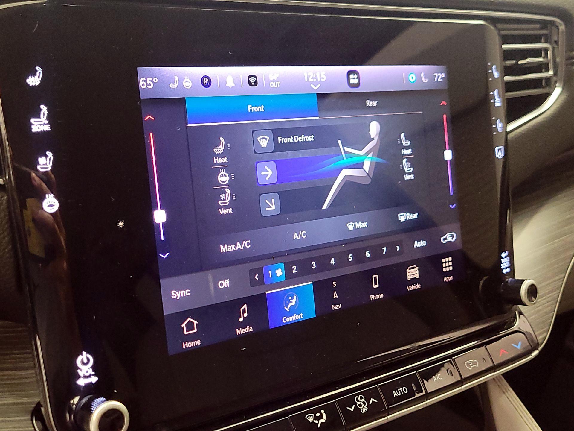 Thumbnail: 2023 Jeep Wagoneer - 17