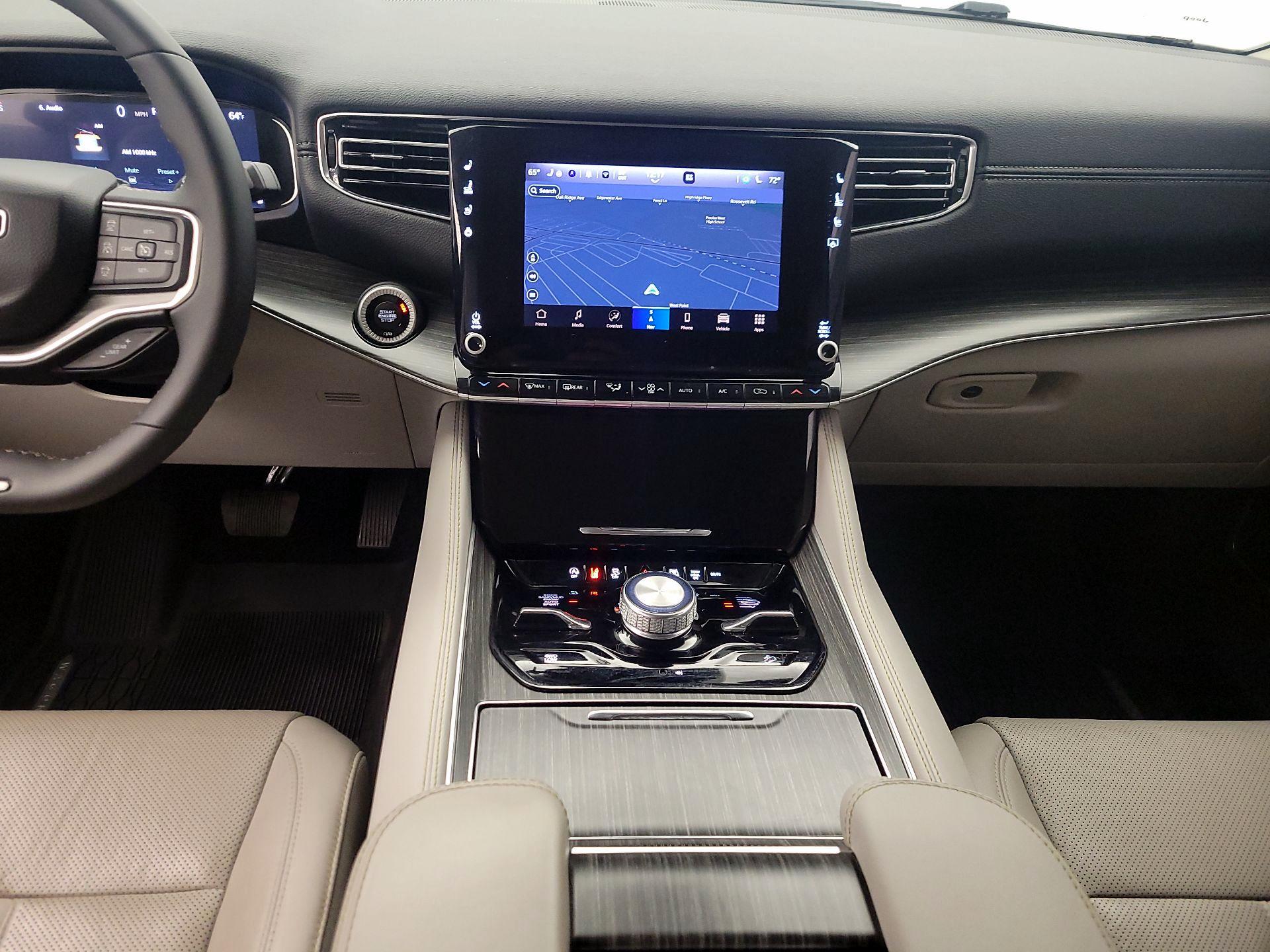 Thumbnail: 2023 Jeep Wagoneer - 18