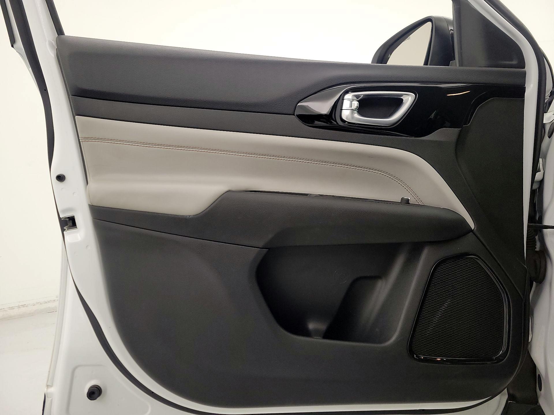 Thumbnail: 2022 Jeep Compass - 12