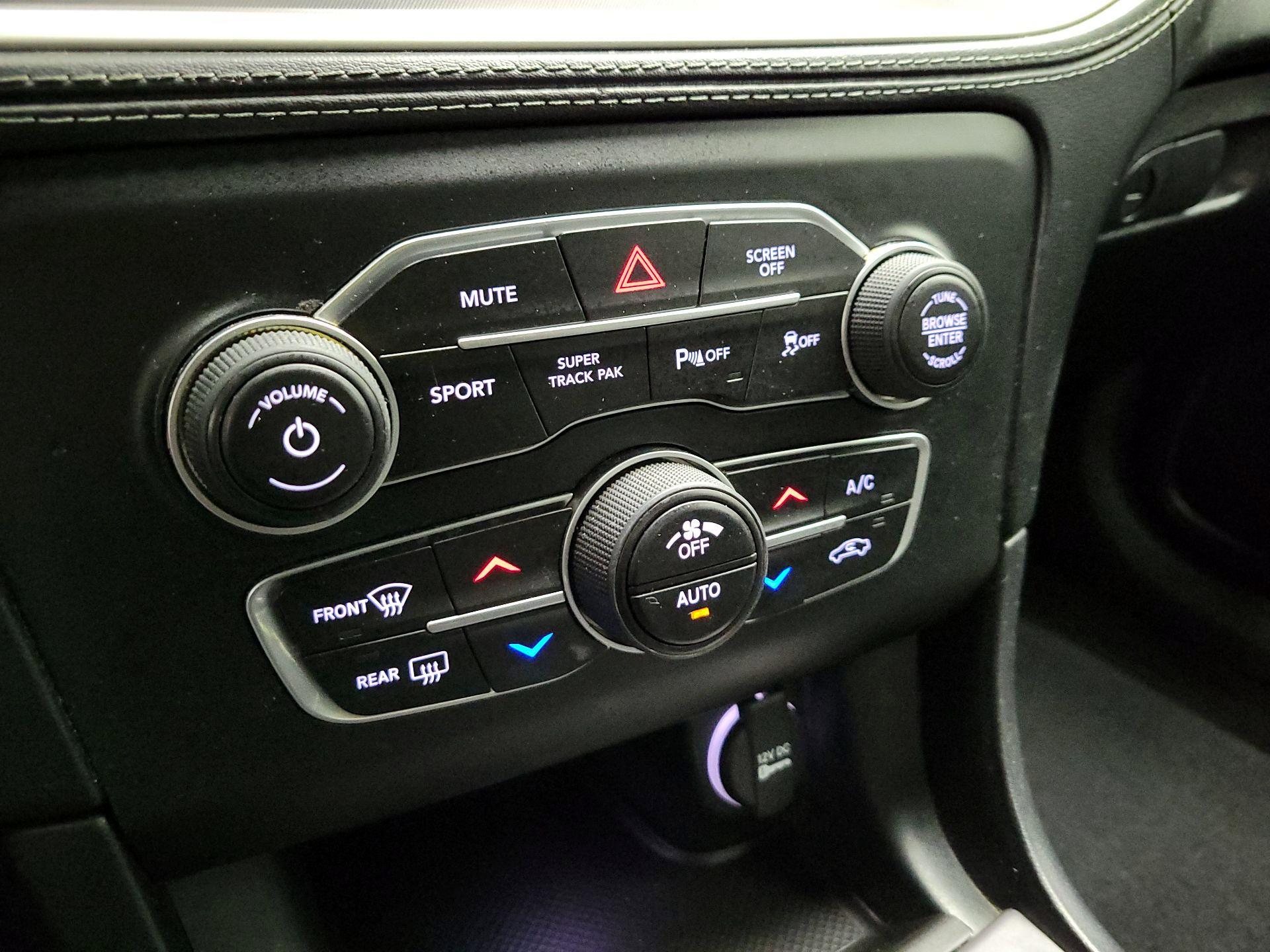 Thumbnail: 2022 Dodge Charger - 16