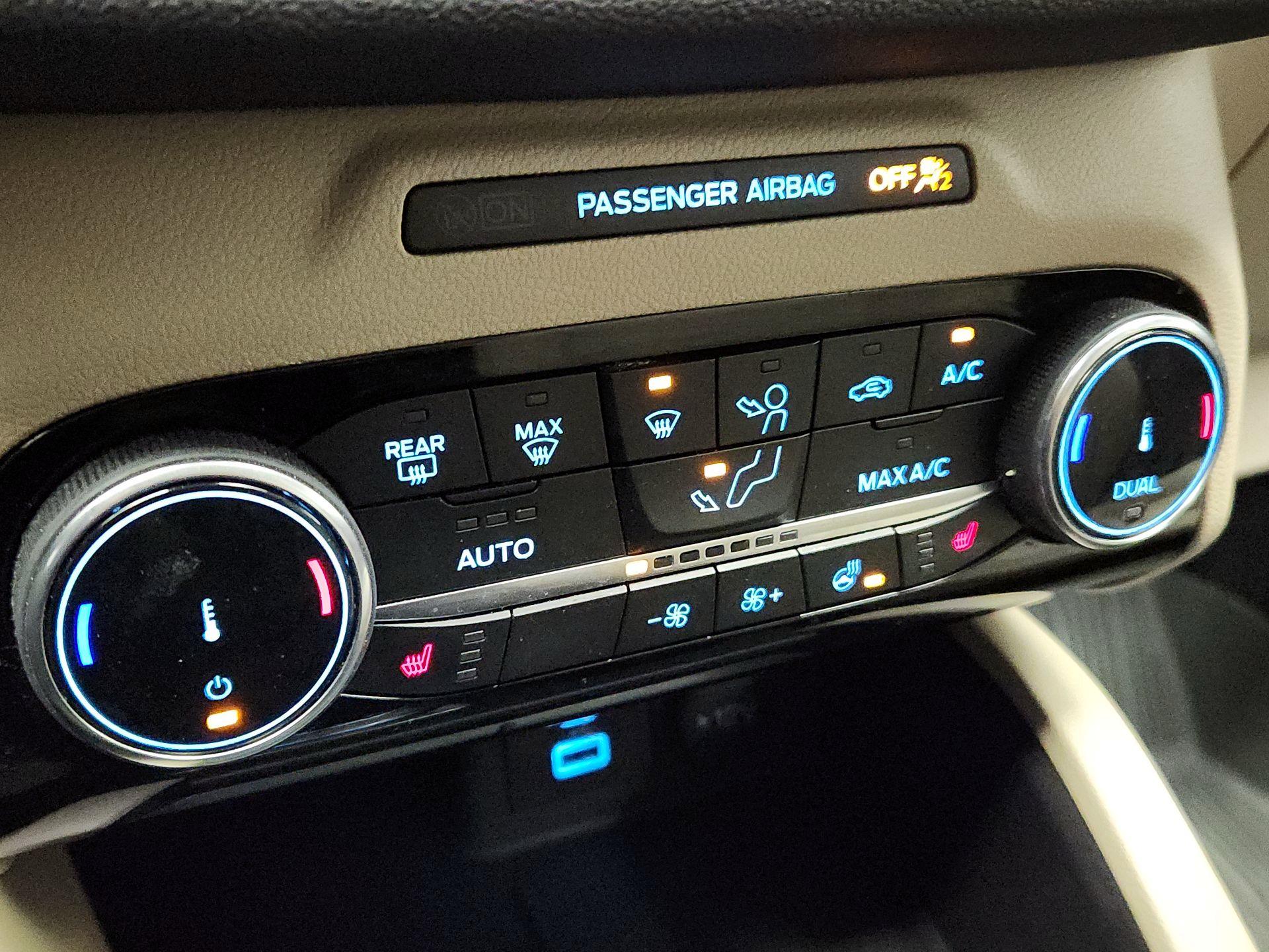 Thumbnail: 2022 Ford Escape - 16