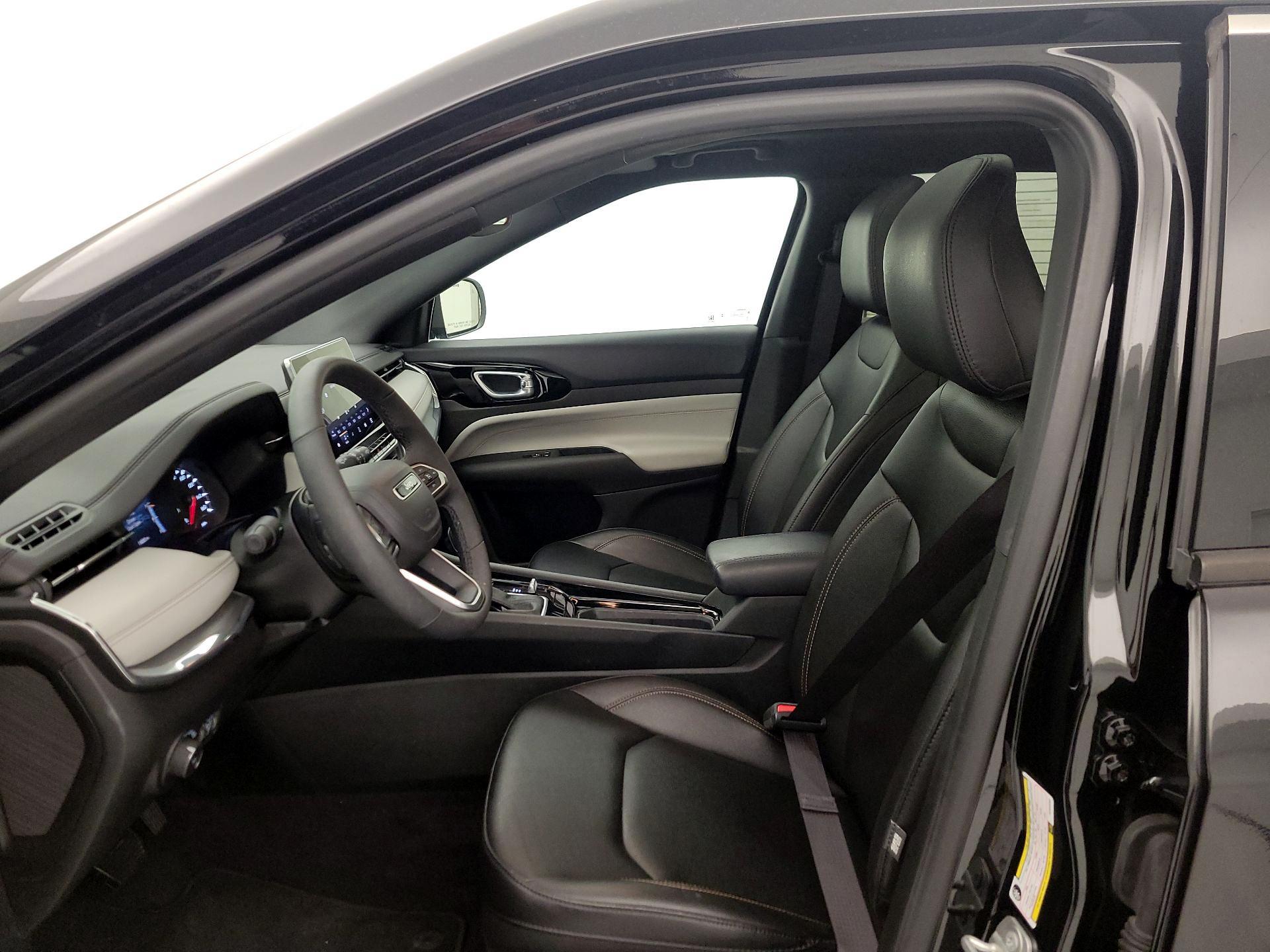 Thumbnail: 2024 Jeep Compass - 11