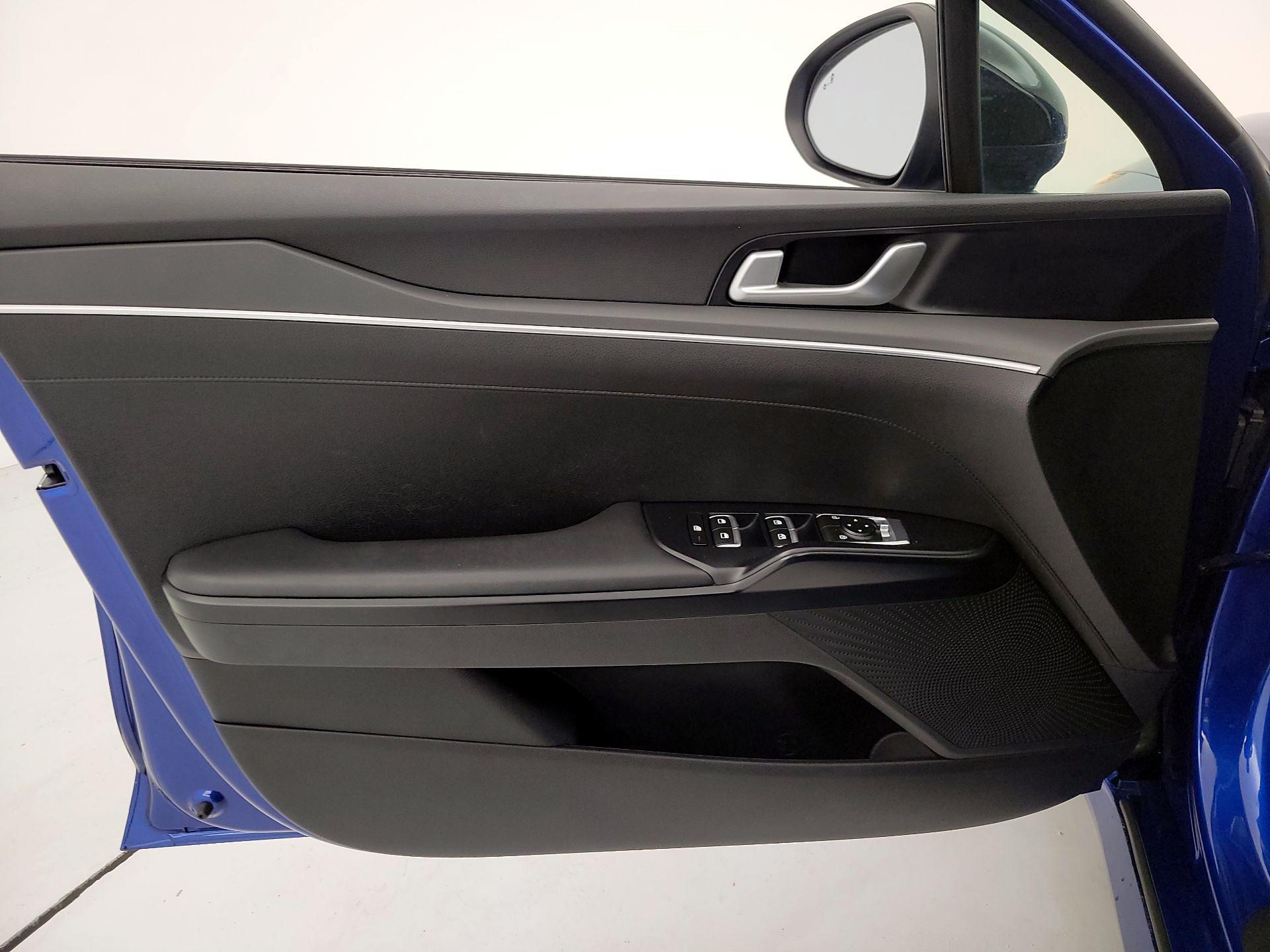 Thumbnail: 2022 Kia K5 - 12