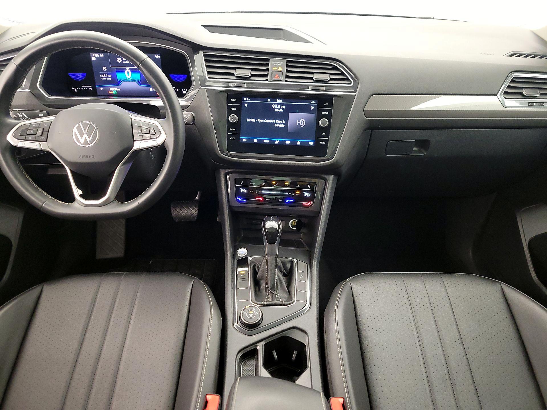 Thumbnail: 2022 Volkswagen Tiguan - 9