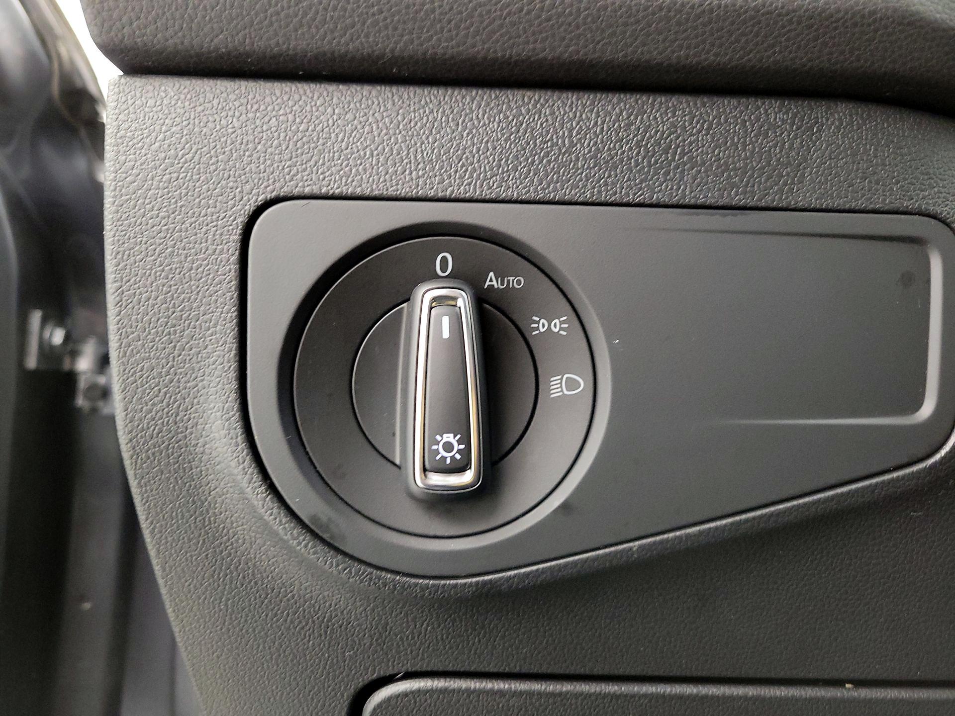 Thumbnail: 2022 Volkswagen Tiguan - 13