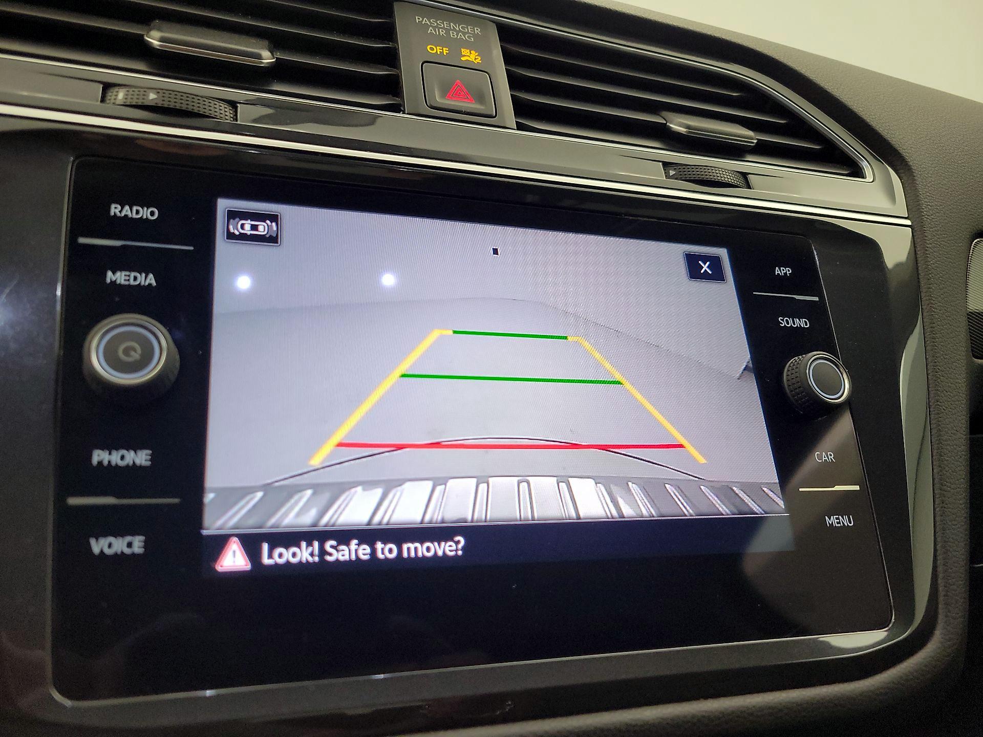 Thumbnail: 2022 Volkswagen Tiguan - 14