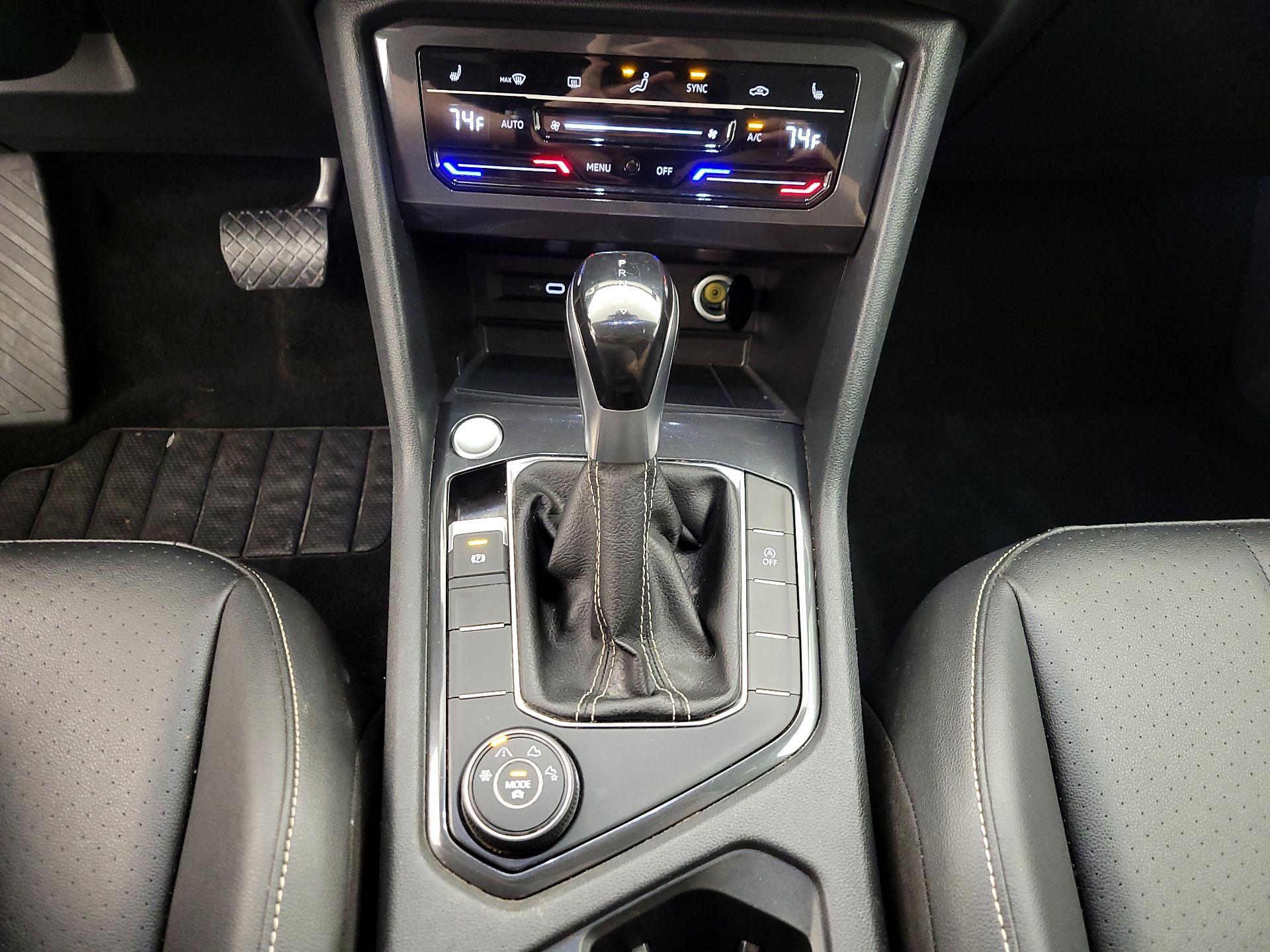 Thumbnail: 2022 Volkswagen Tiguan - 17