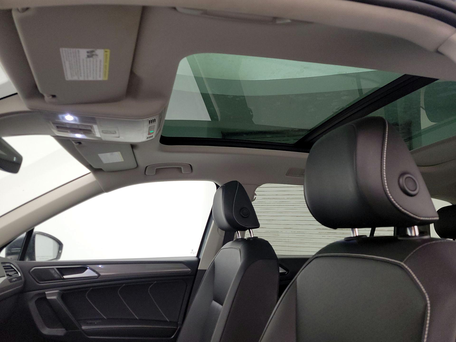 Thumbnail: 2022 Volkswagen Tiguan - 19