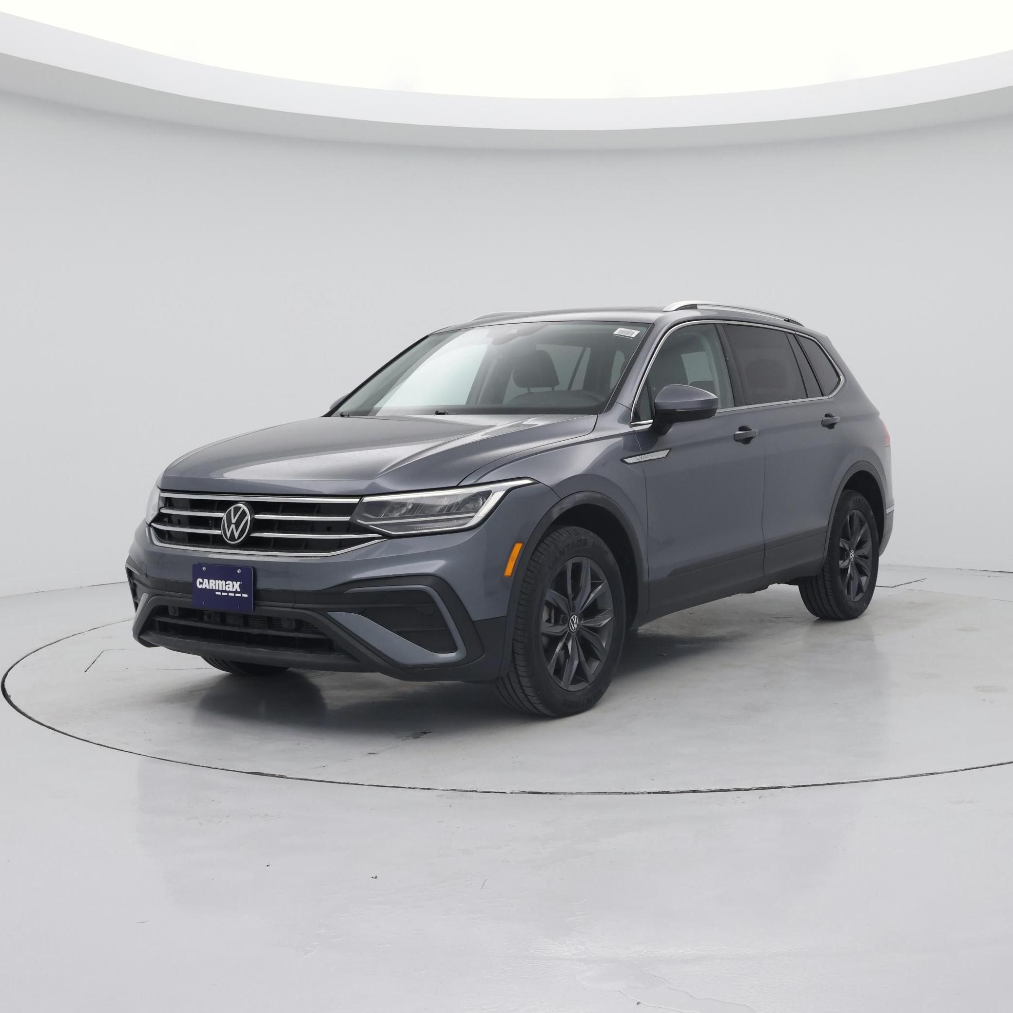 Thumbnail: 2022 Volkswagen Tiguan - 4