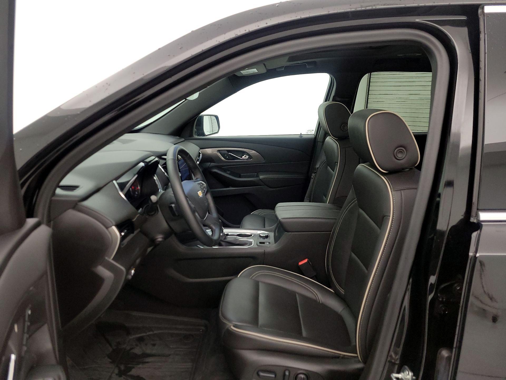 Thumbnail: 2023 Chevrolet Traverse - 11