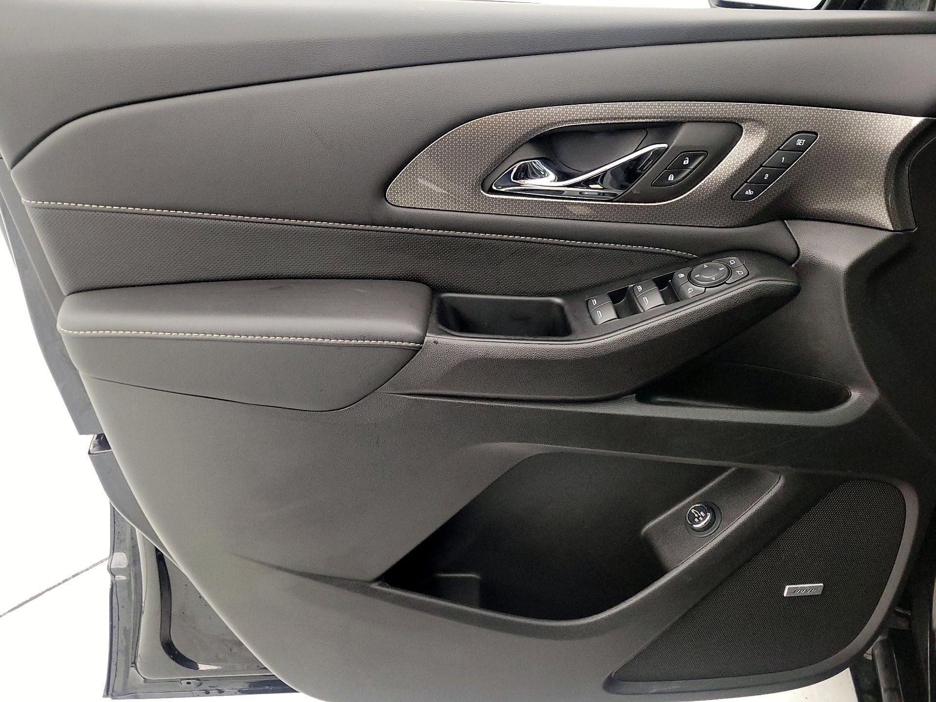 Thumbnail: 2023 Chevrolet Traverse - 12