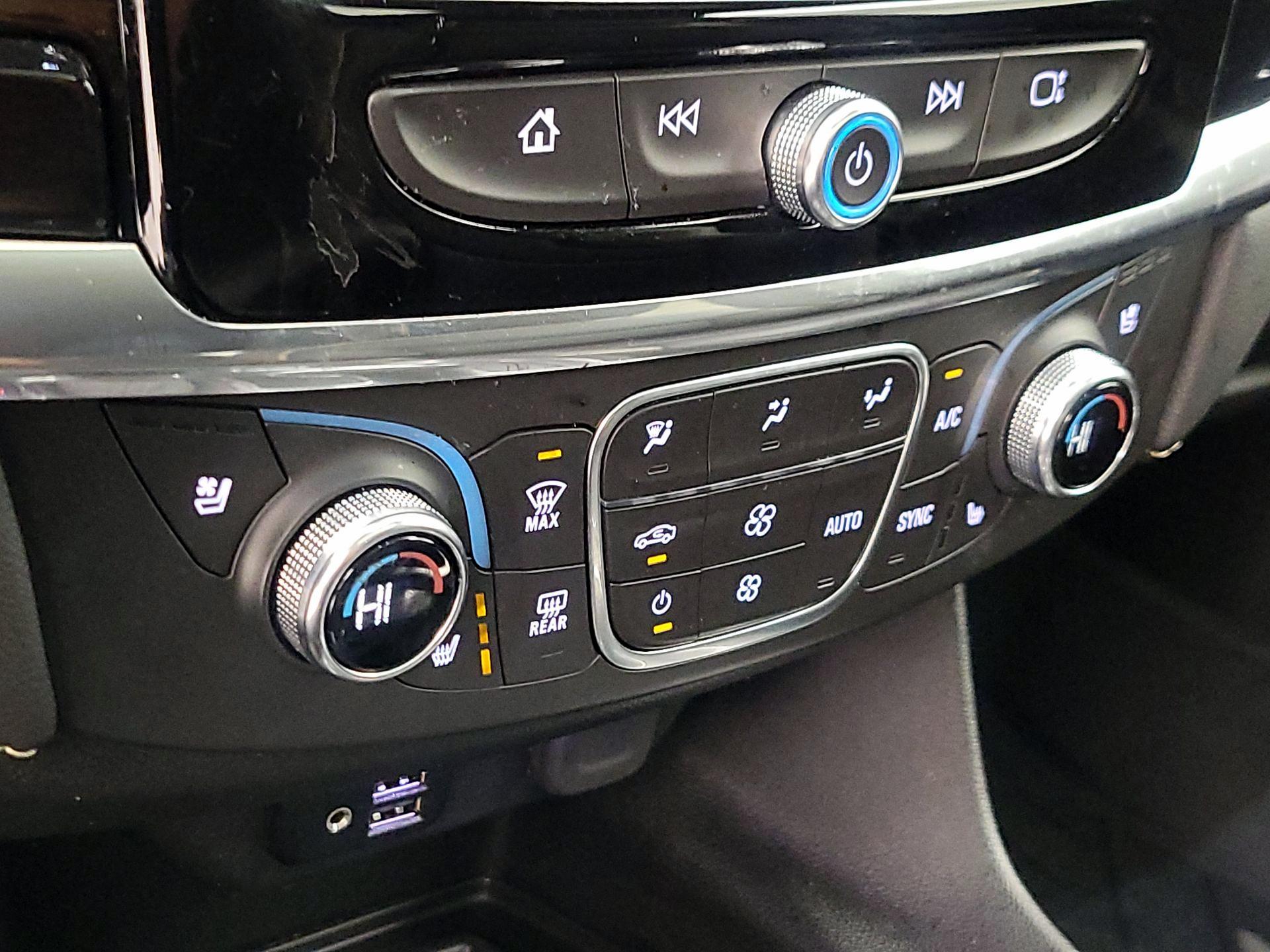 Thumbnail: 2023 Chevrolet Traverse - 17