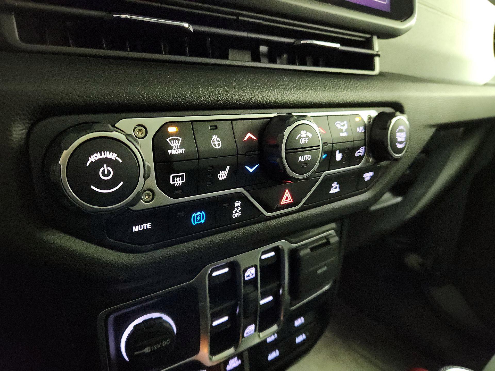 Thumbnail: 2024 Jeep Wrangler - 16