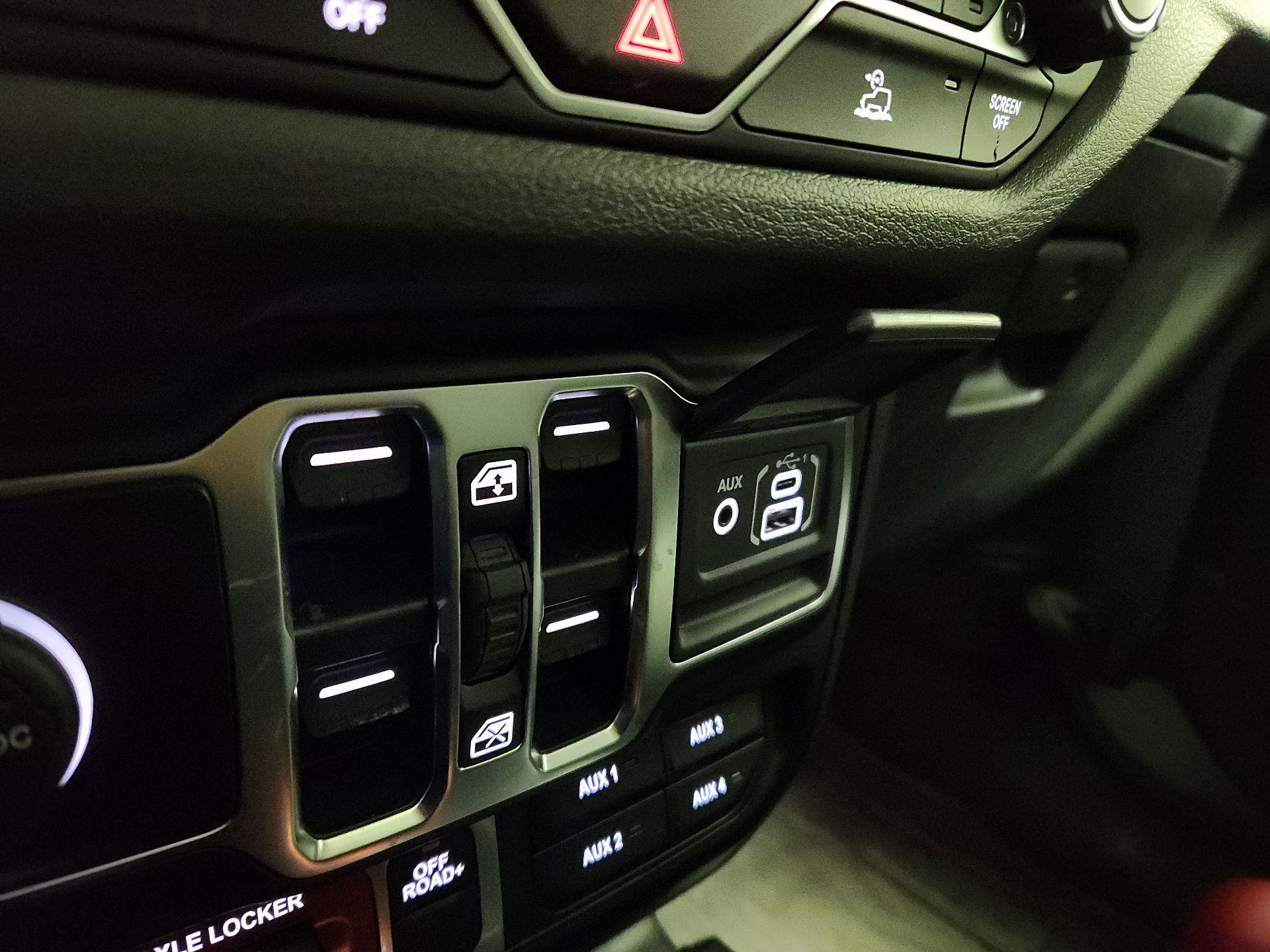 Thumbnail: 2024 Jeep Wrangler - 18