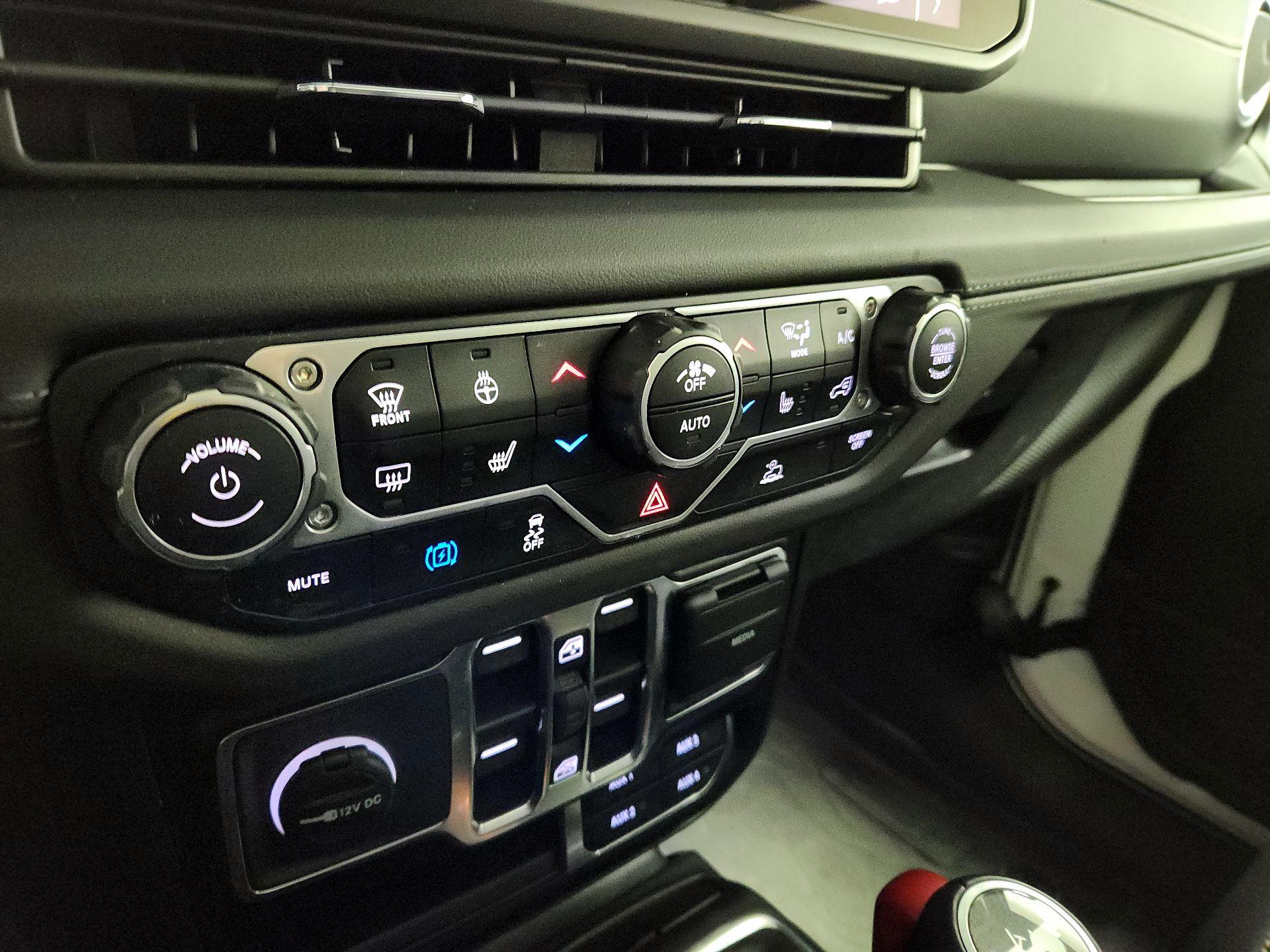 Thumbnail: 2024 Jeep Wrangler - 17