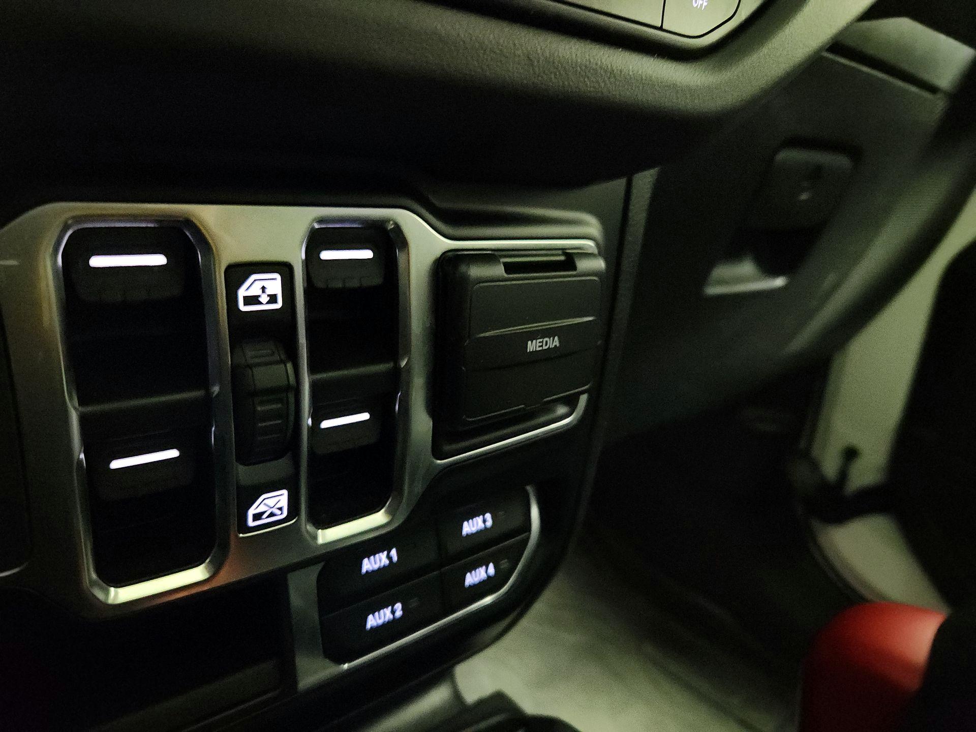 Thumbnail: 2024 Jeep Wrangler - 19