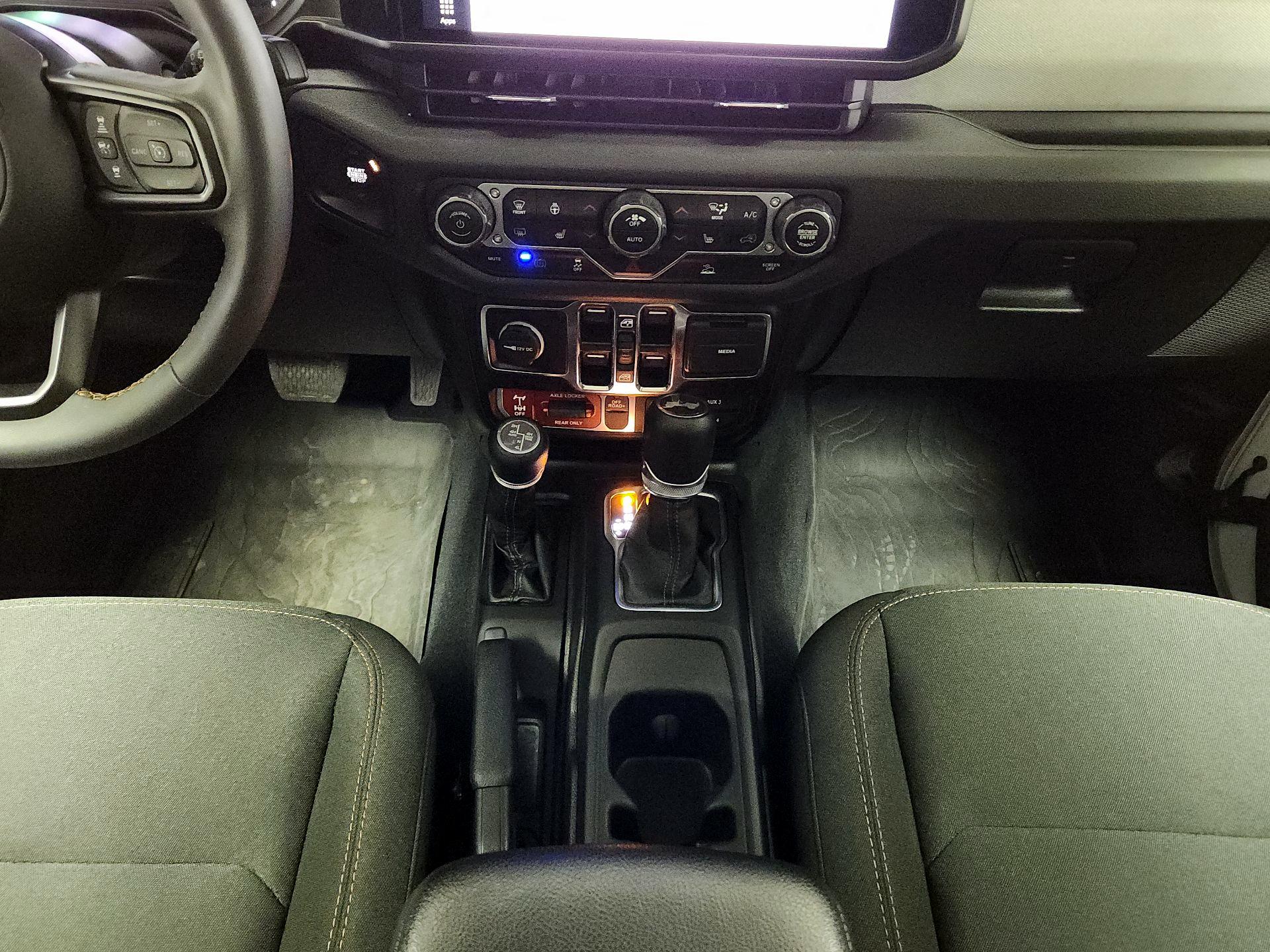 Thumbnail: 2024 Jeep Wrangler - 17