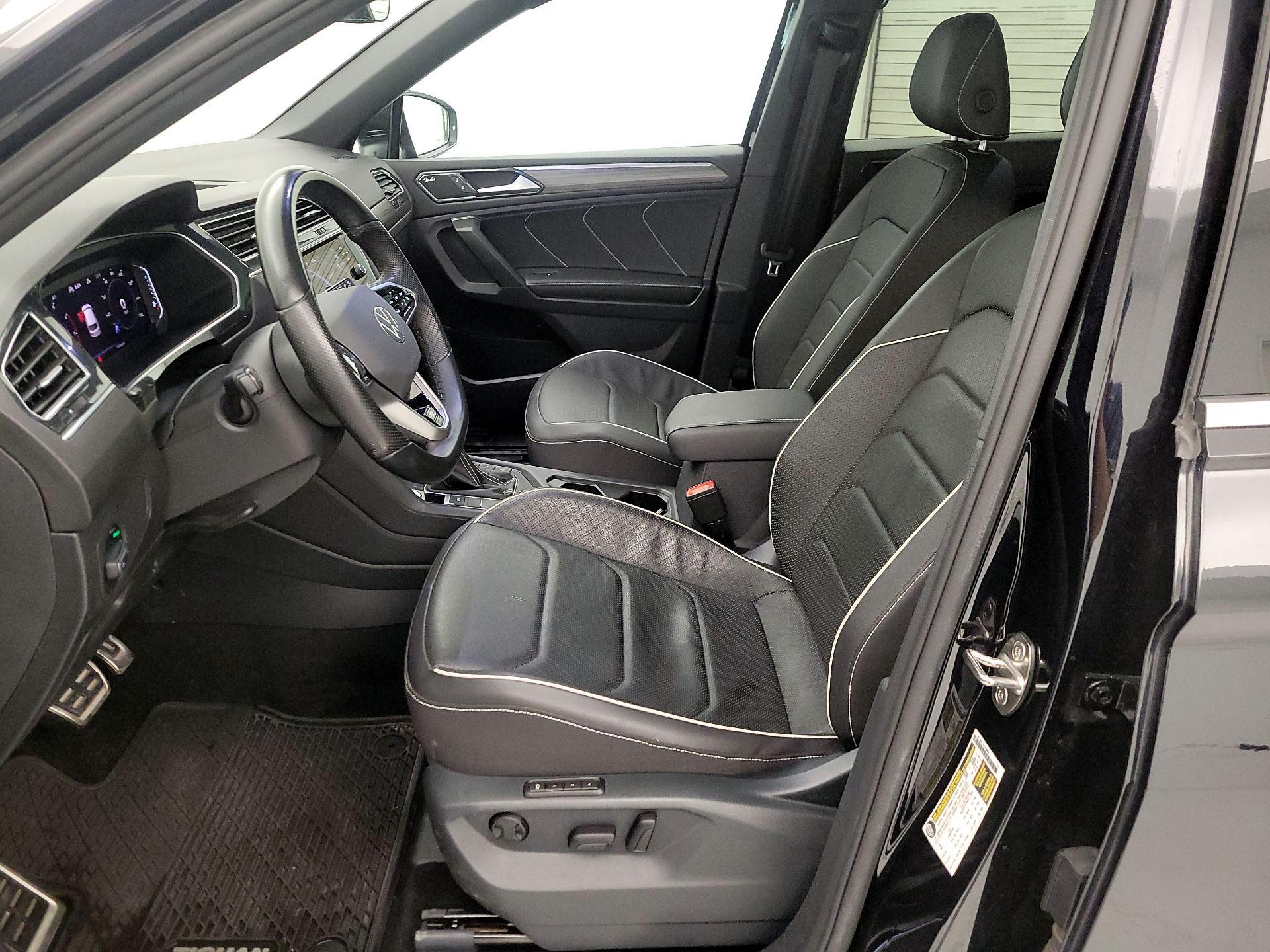 Thumbnail: 2023 Volkswagen Tiguan - 11