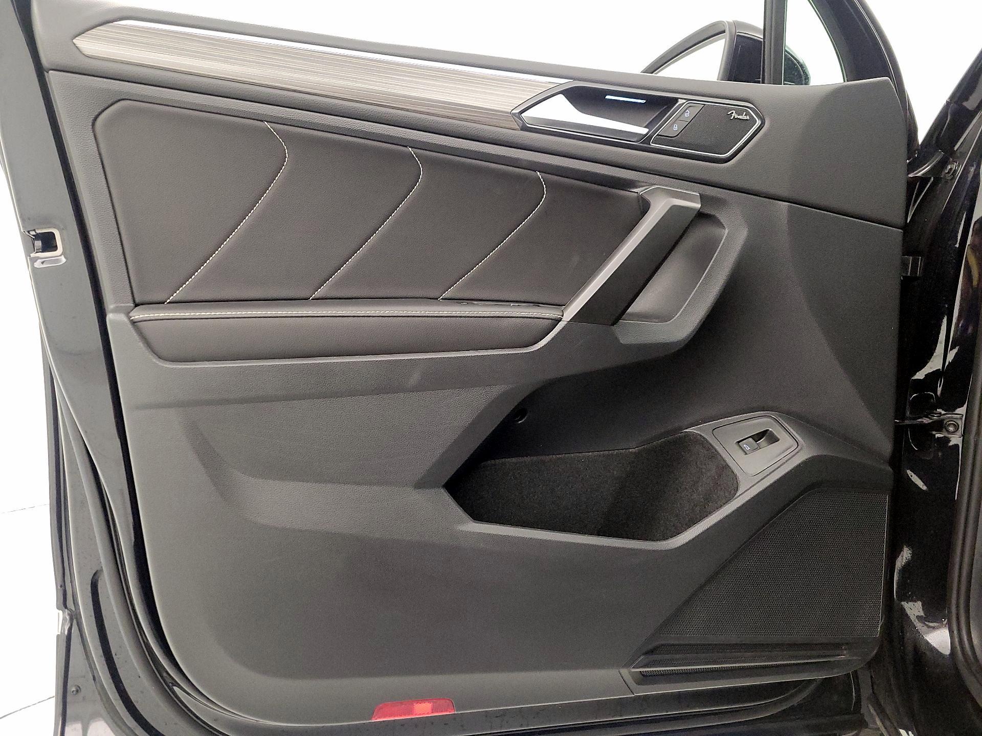 Thumbnail: 2023 Volkswagen Tiguan - 12