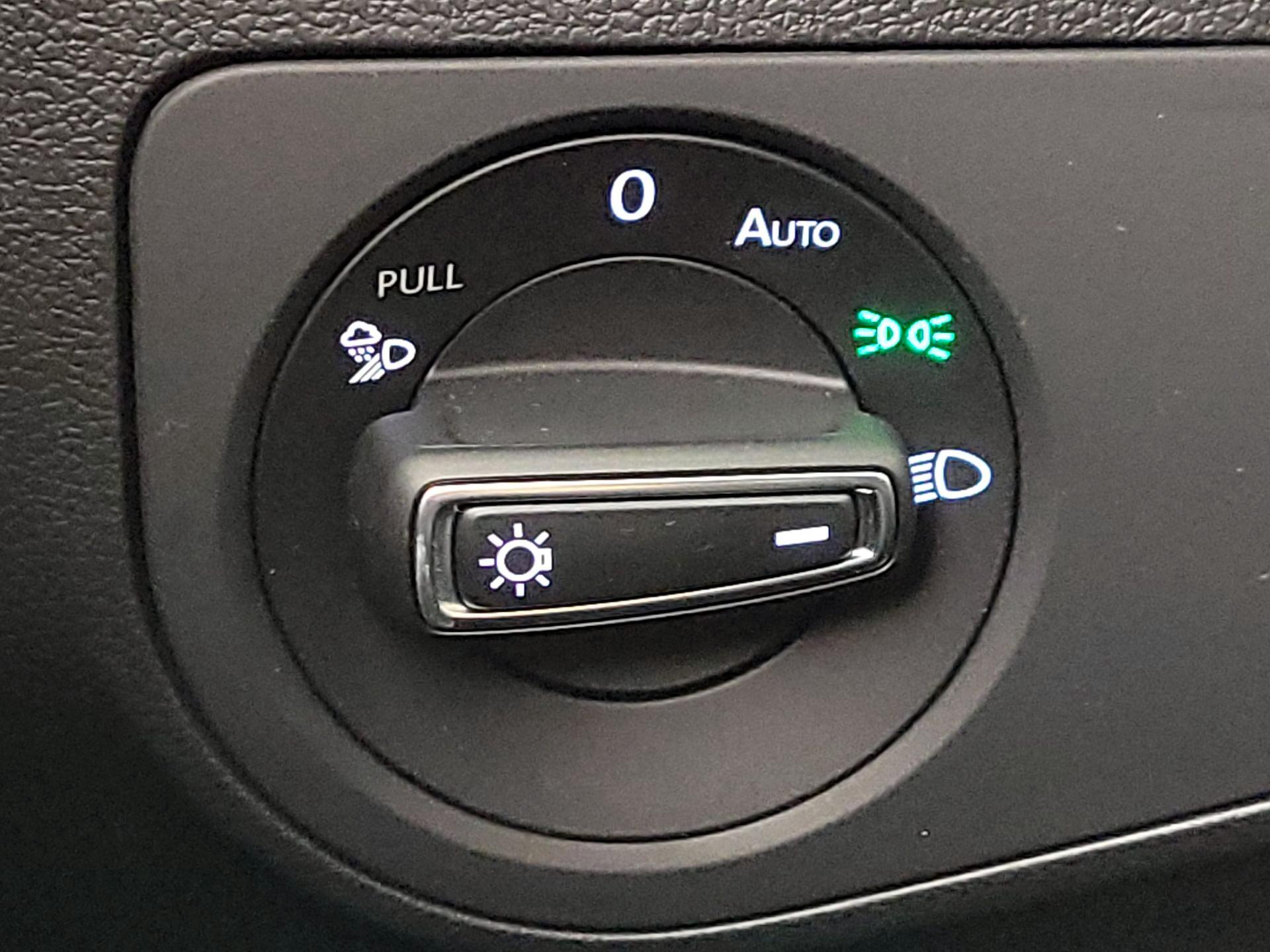 Thumbnail: 2023 Volkswagen Tiguan - 13