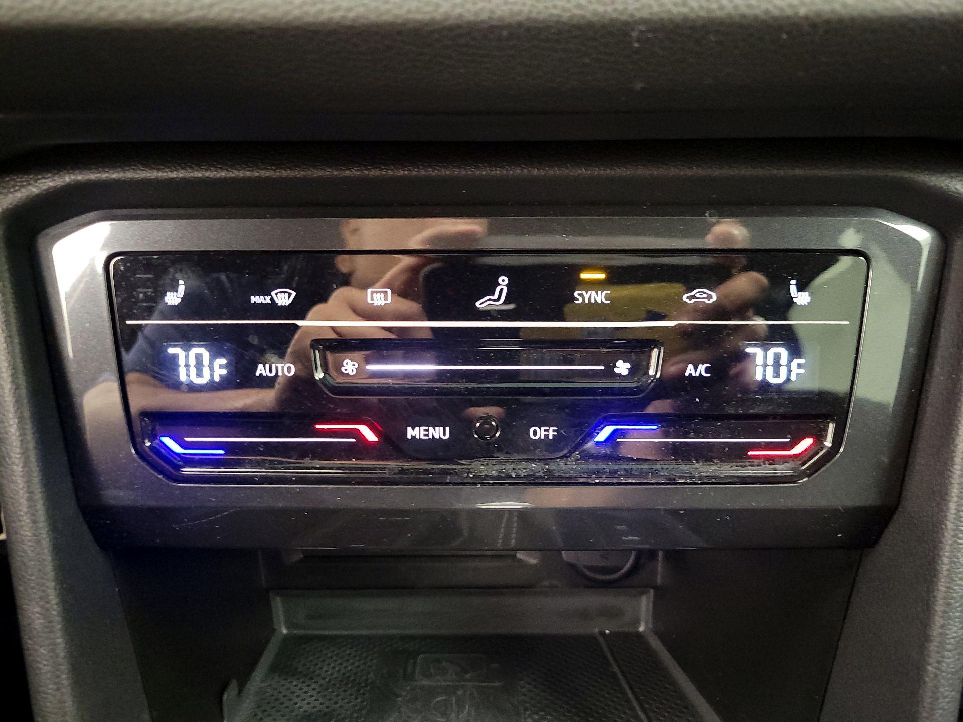 Thumbnail: 2023 Volkswagen Tiguan - 17