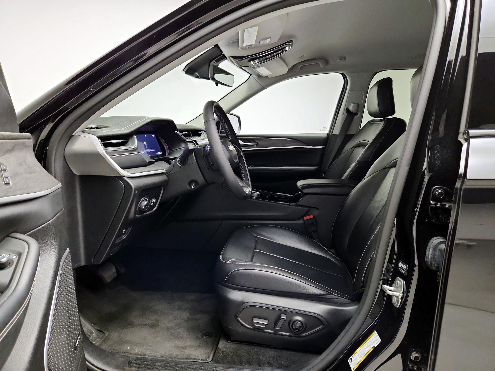 Thumbnail: 2023 Jeep Grand Cherokee - 11