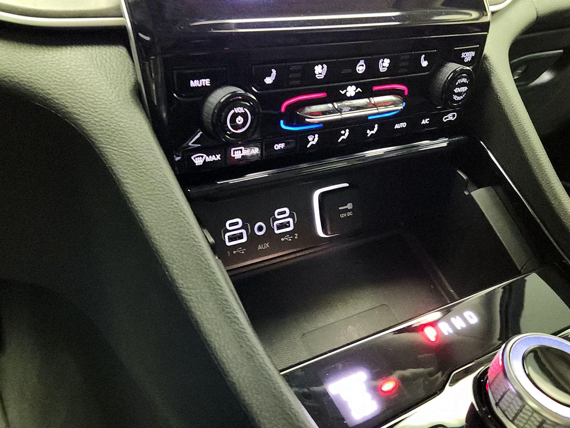 Thumbnail: 2023 Jeep Grand Cherokee - 19