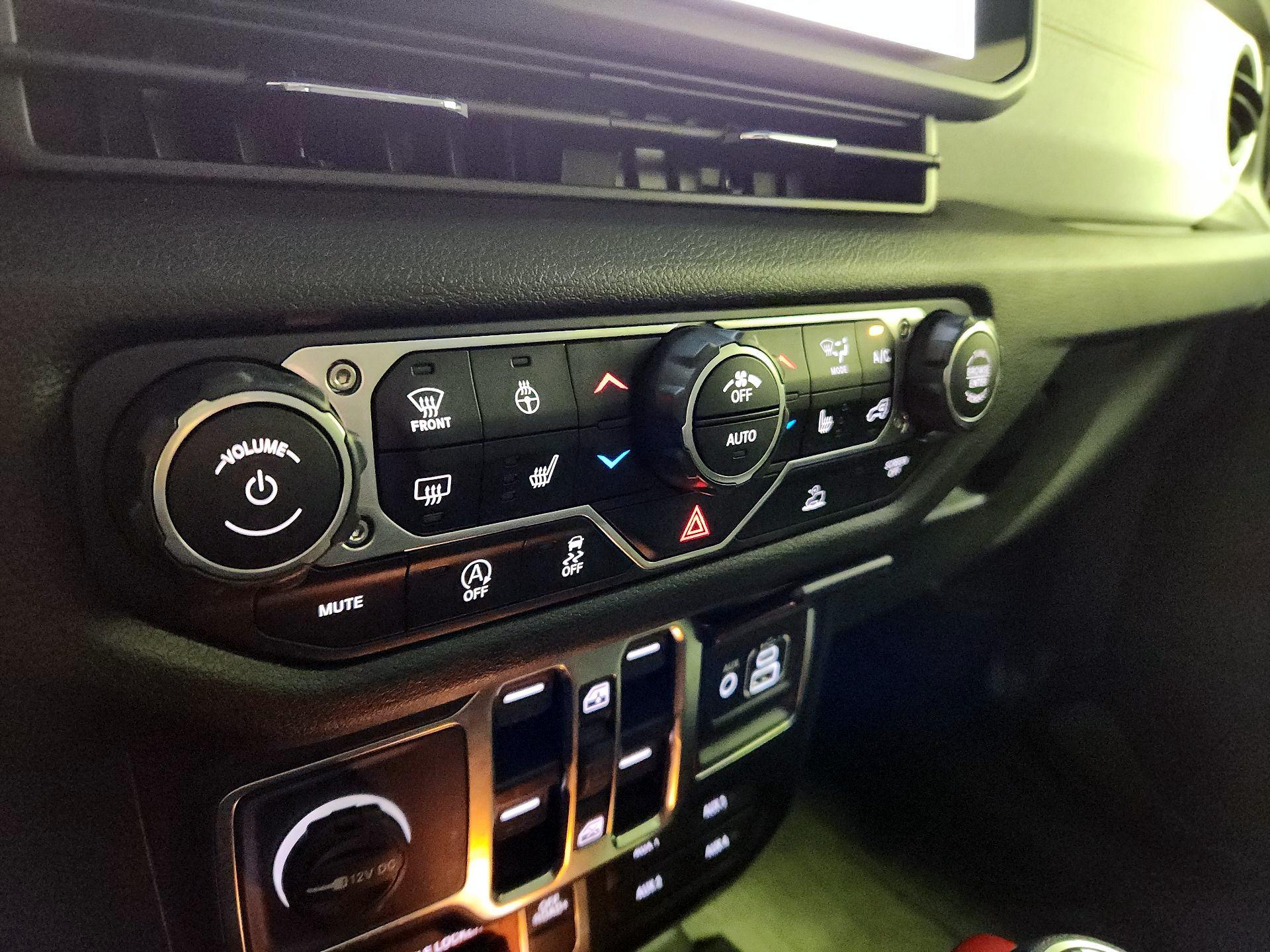 Thumbnail: 2024 Jeep Wrangler - 16