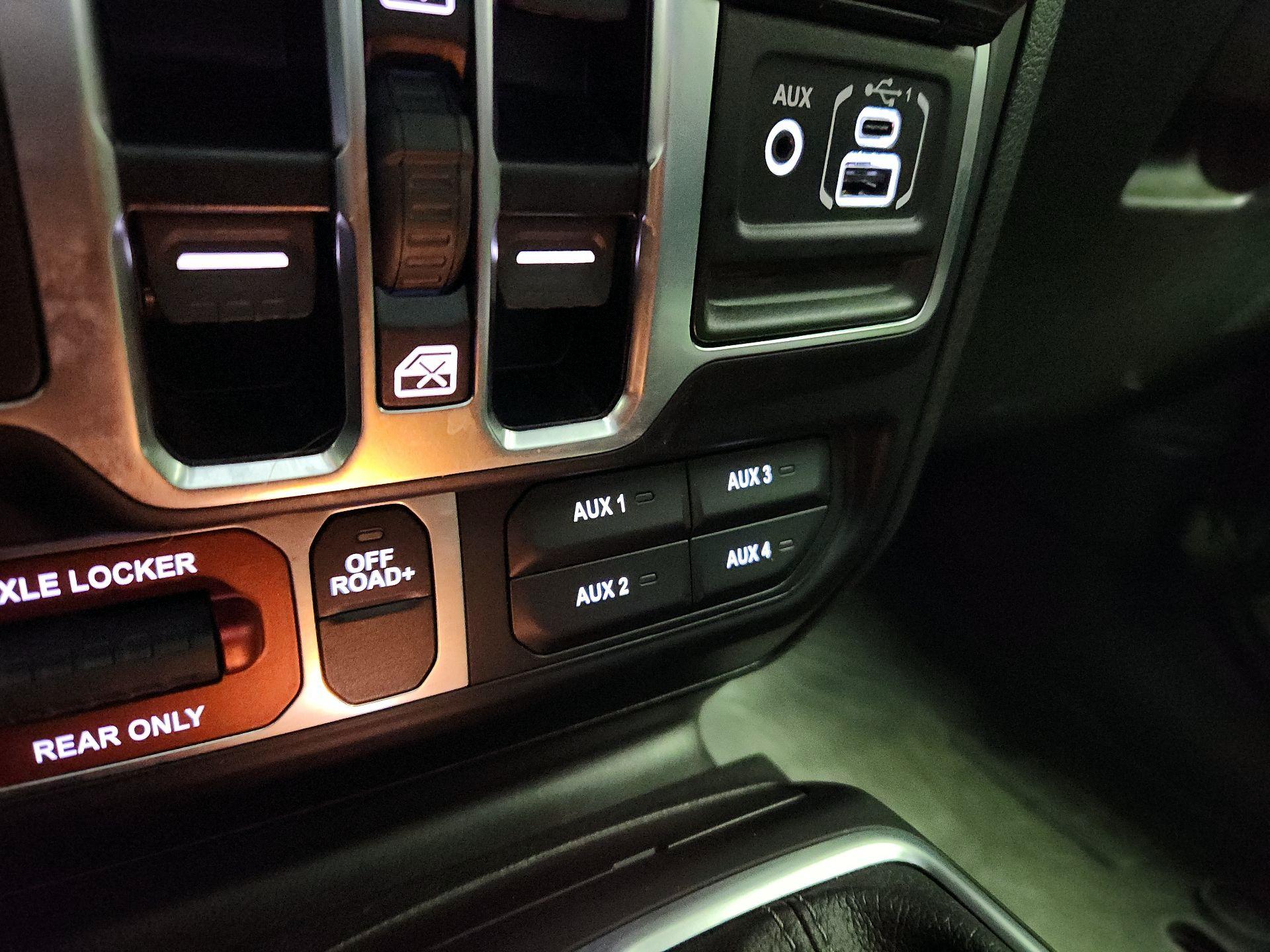 Thumbnail: 2024 Jeep Wrangler - 18