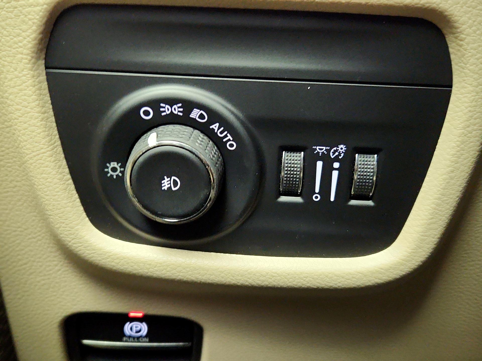 Thumbnail: 2023 Jeep Grand Cherokee - 13