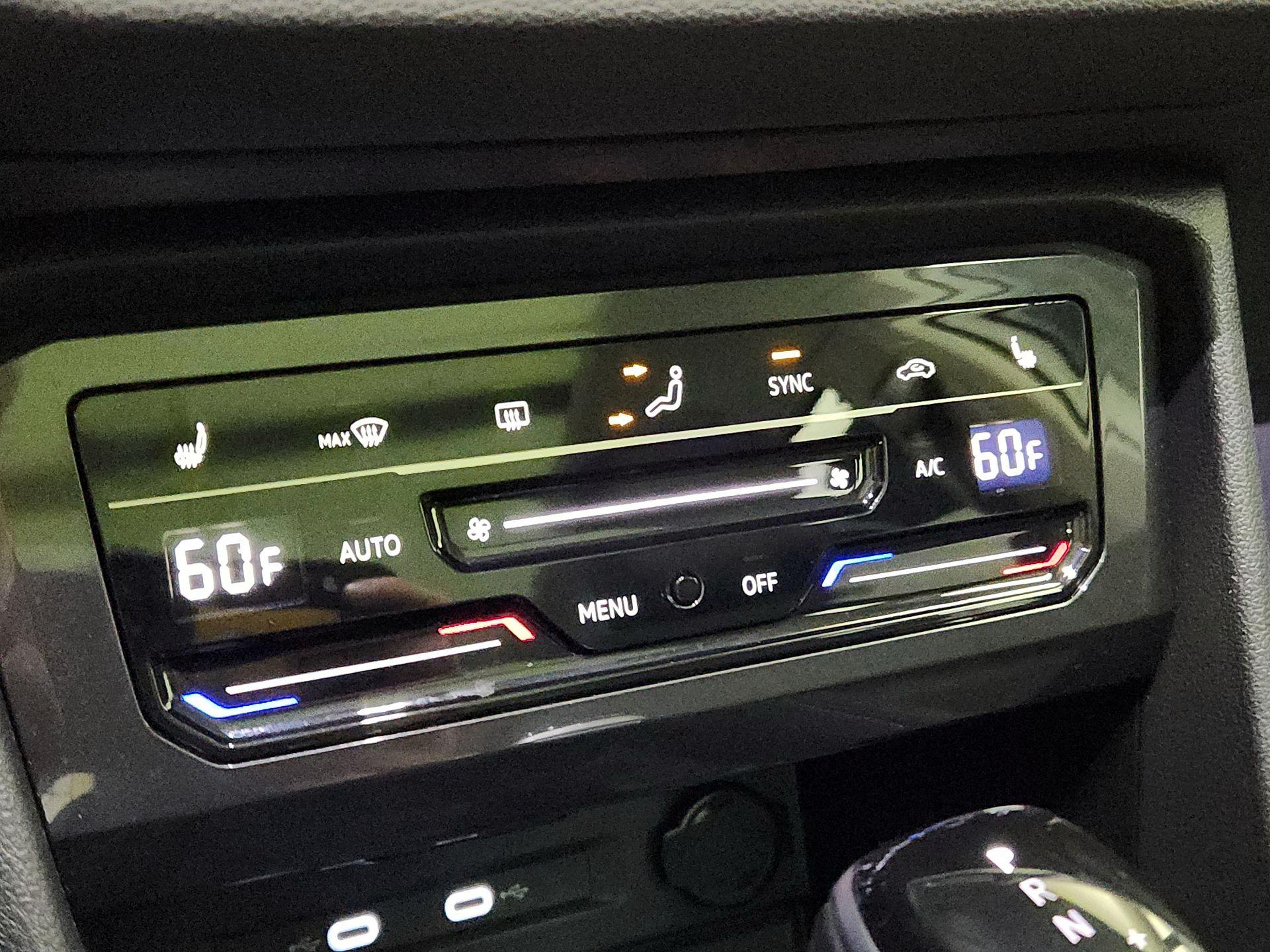 Thumbnail: 2024 Volkswagen Tiguan - 16