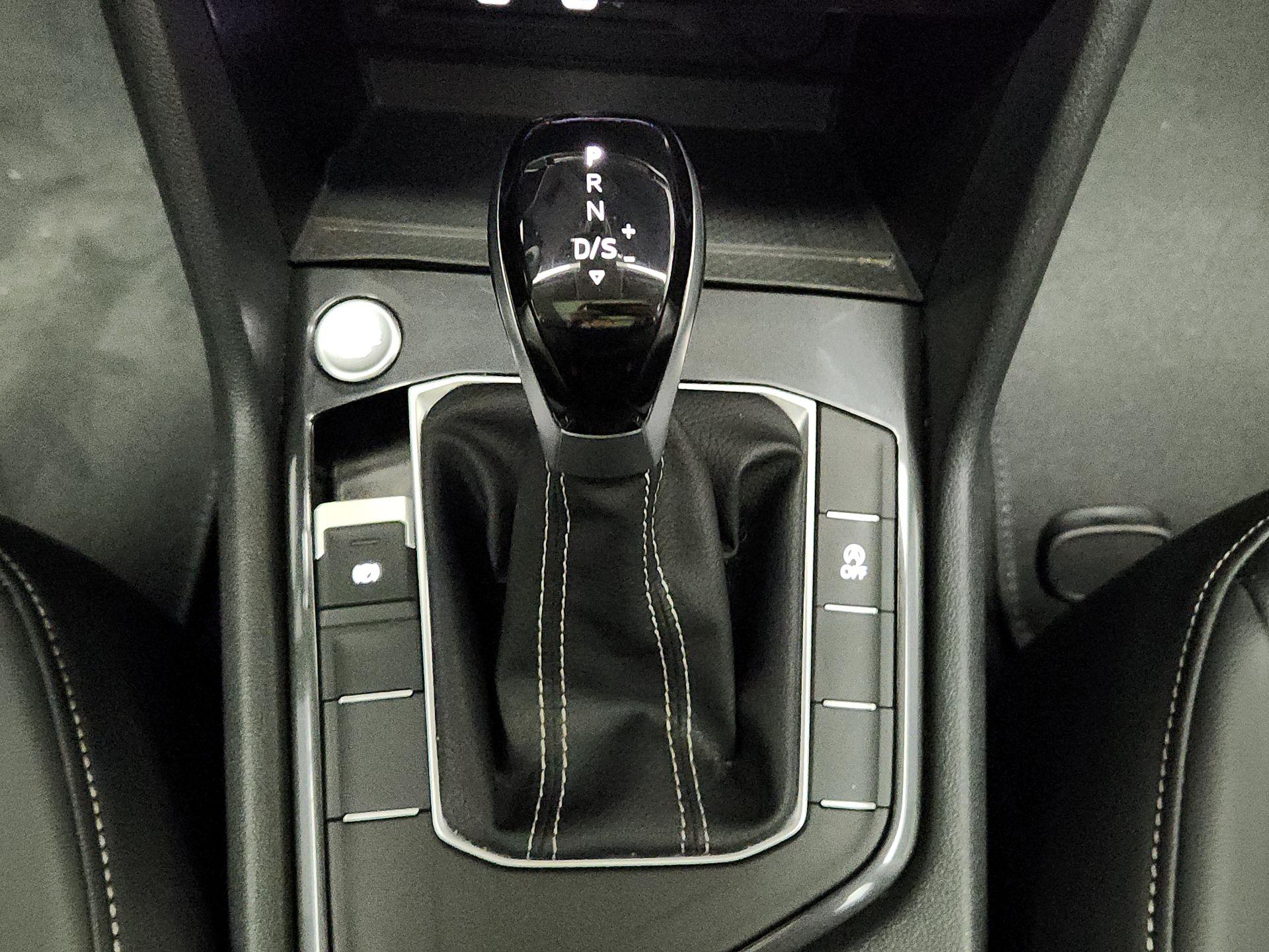 Thumbnail: 2024 Volkswagen Tiguan - 17