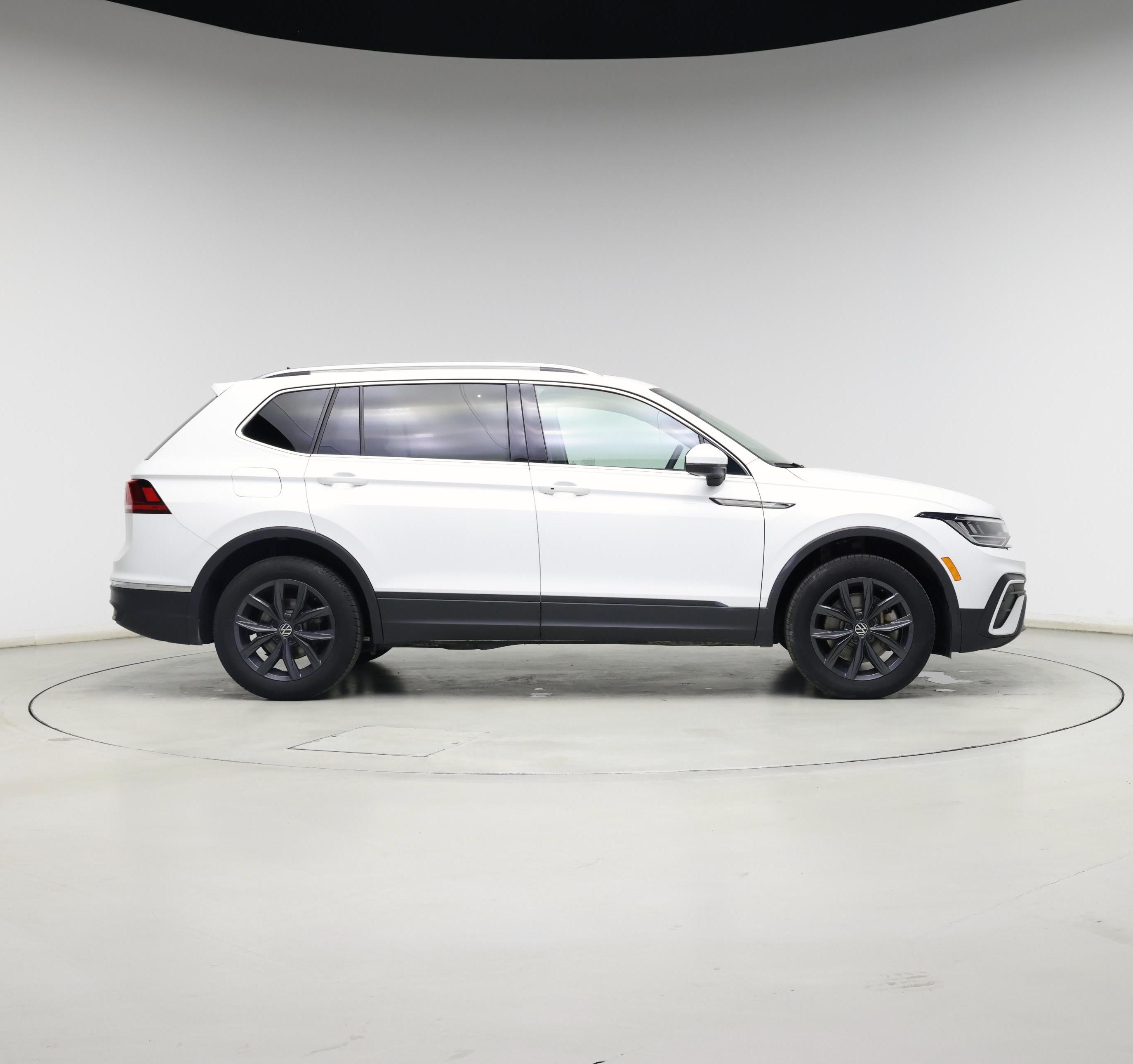 Thumbnail: 2024 Volkswagen Tiguan - 7