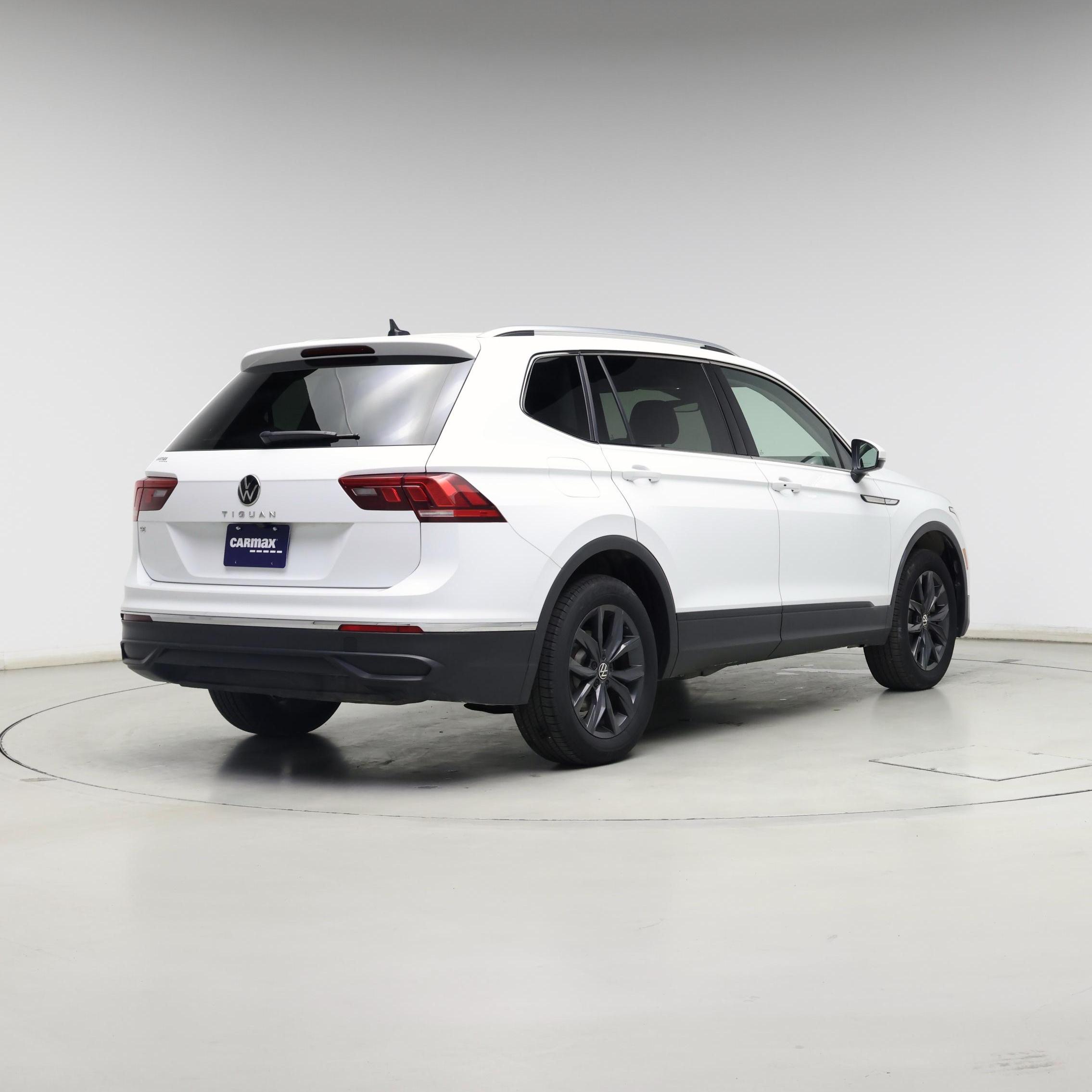 Thumbnail: 2024 Volkswagen Tiguan - 8