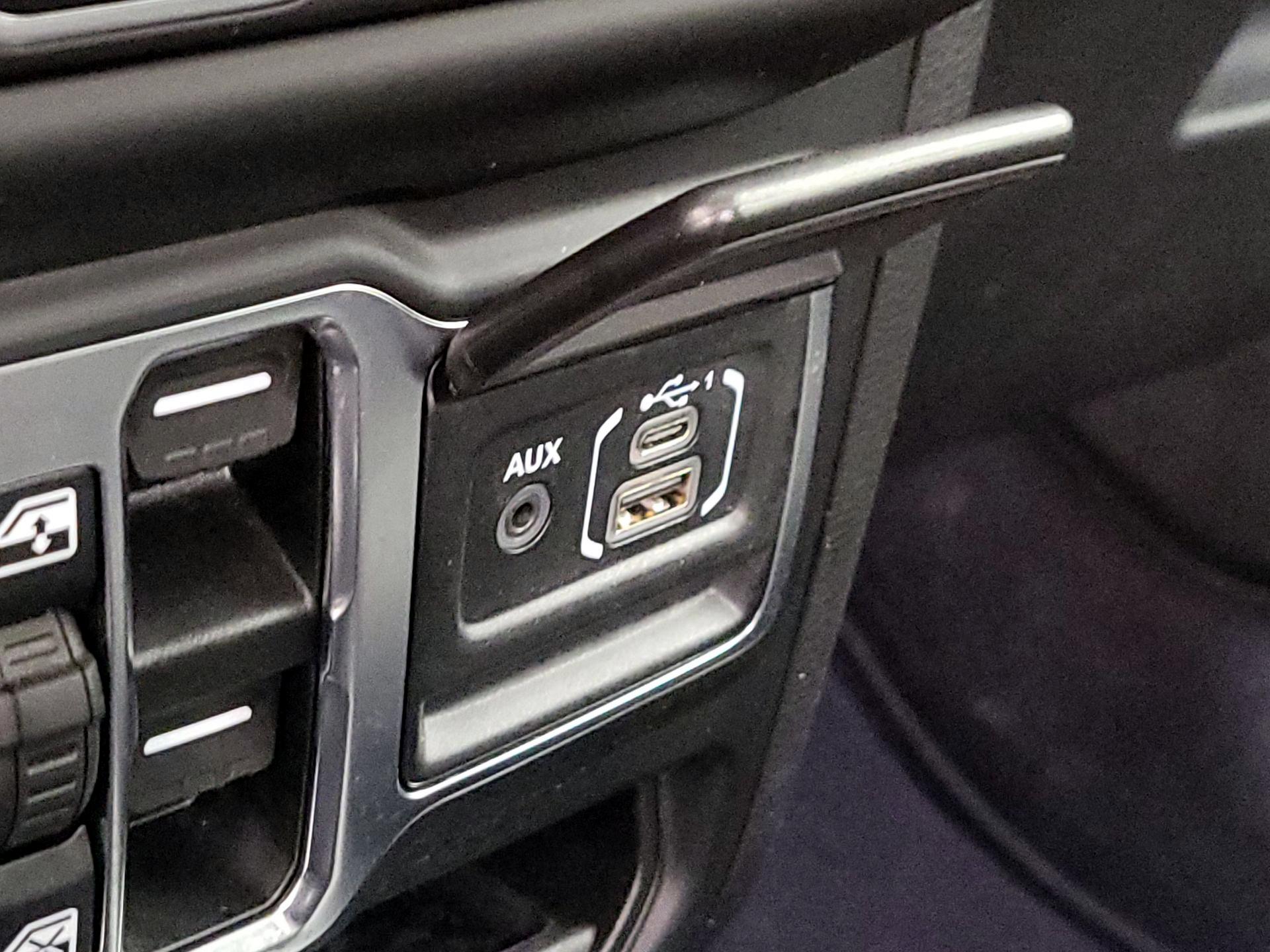 Thumbnail: 2023 Jeep Wrangler - 18