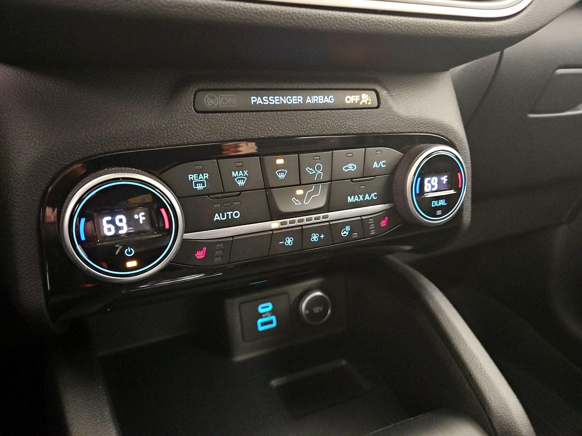 Thumbnail: 2021 Ford Escape - 17