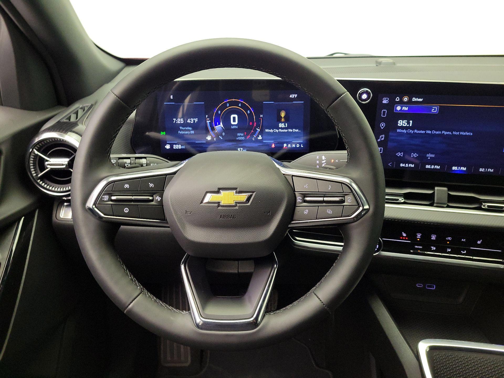 Thumbnail: 2026 Chevrolet Equinox - 10